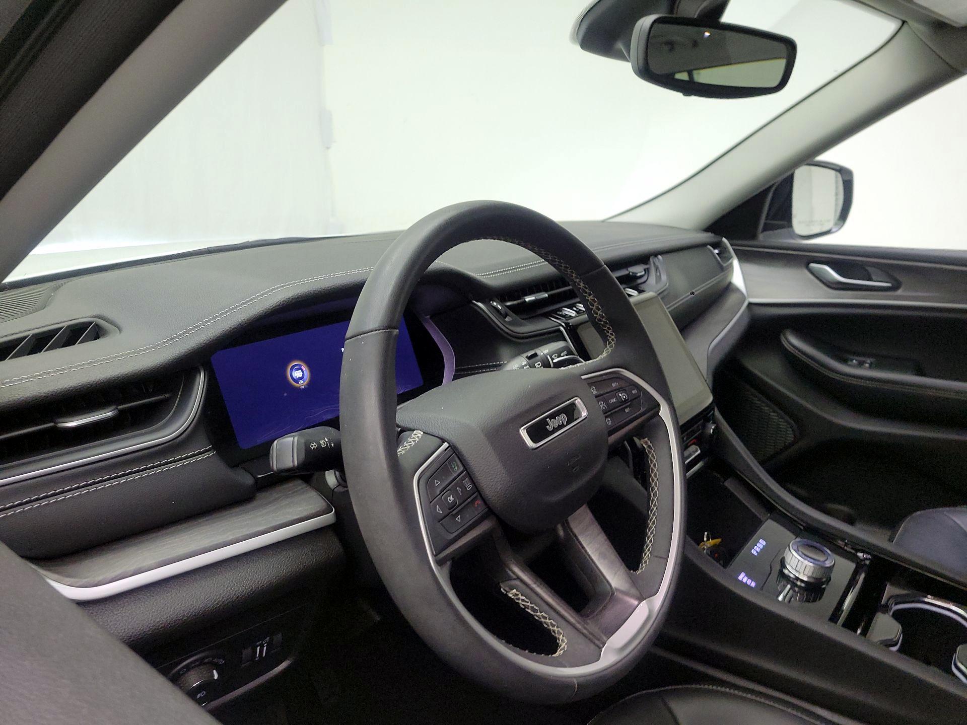 Thumbnail: 2023 Jeep Grand Cherokee L - 8