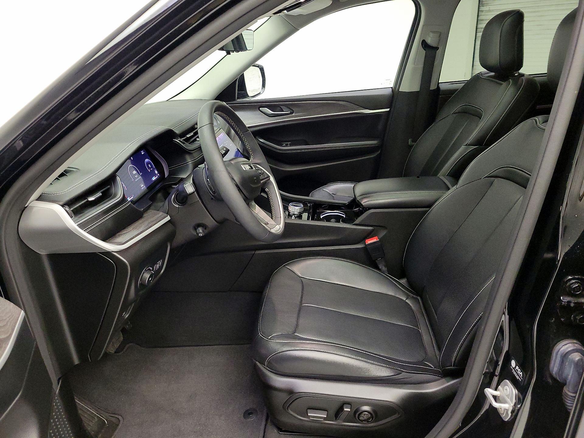 Thumbnail: 2023 Jeep Grand Cherokee - 11