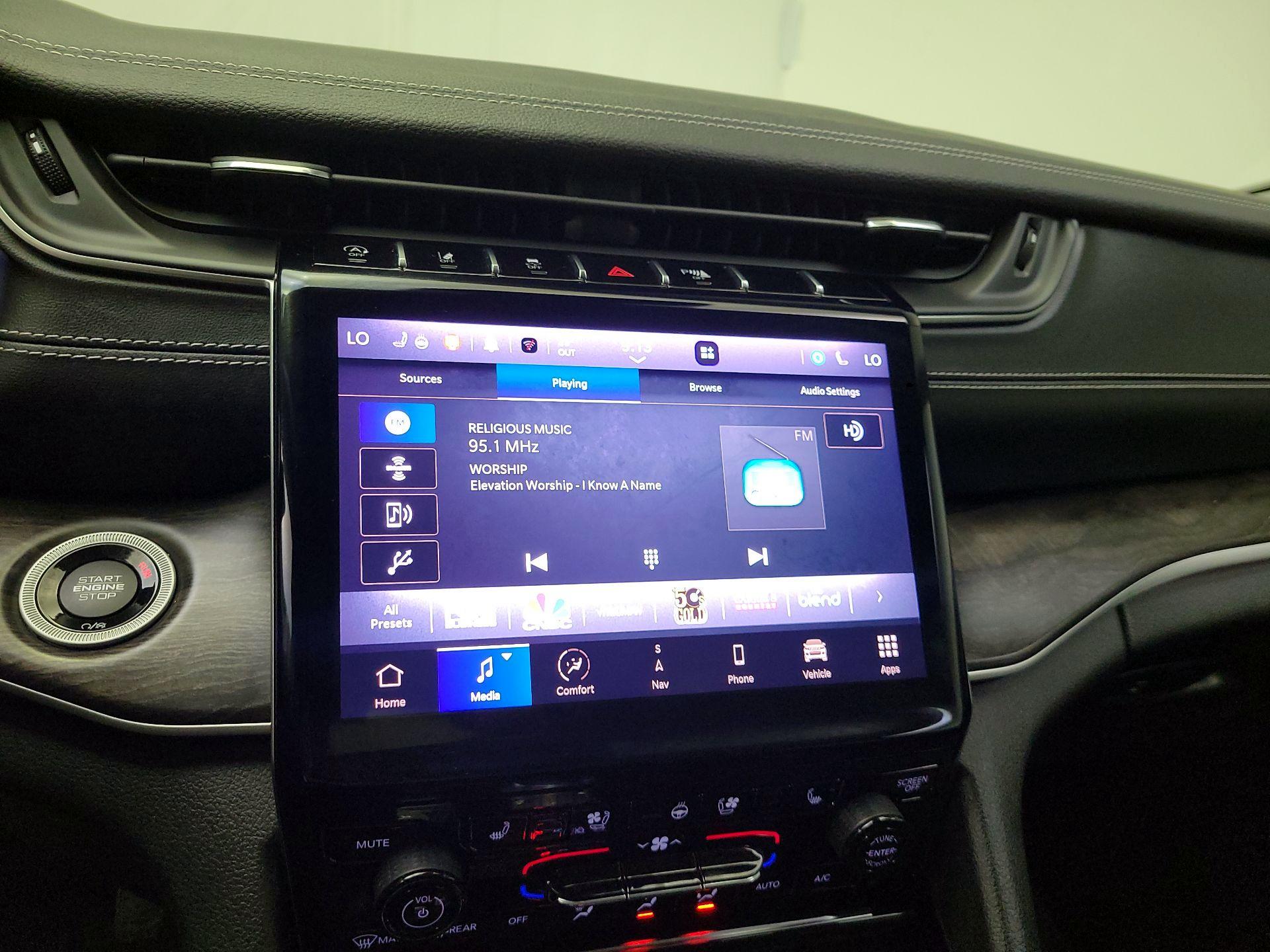 Thumbnail: 2023 Jeep Grand Cherokee - 16