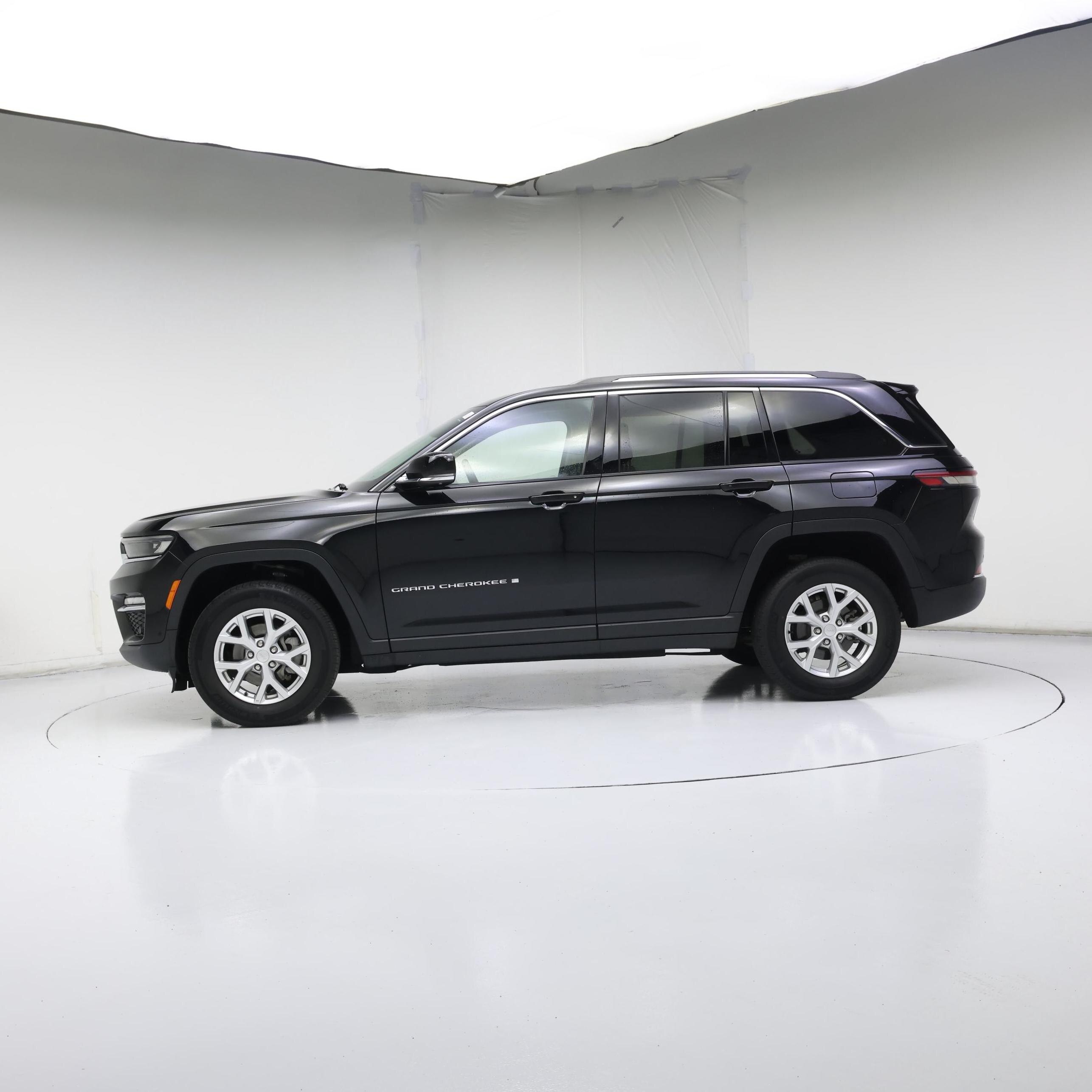 Thumbnail: 2023 Jeep Grand Cherokee - 3