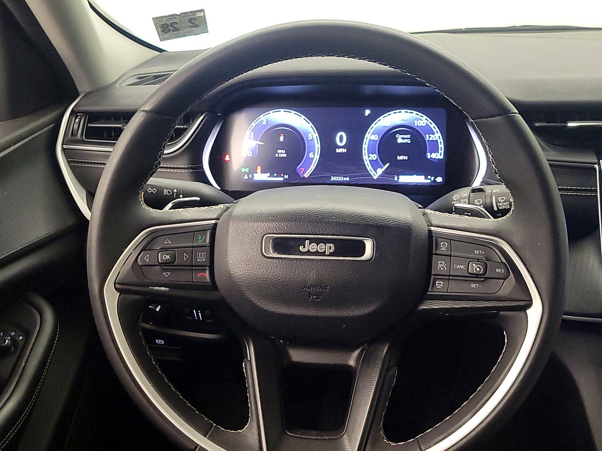 Thumbnail: 2023 Jeep Grand Cherokee - 10