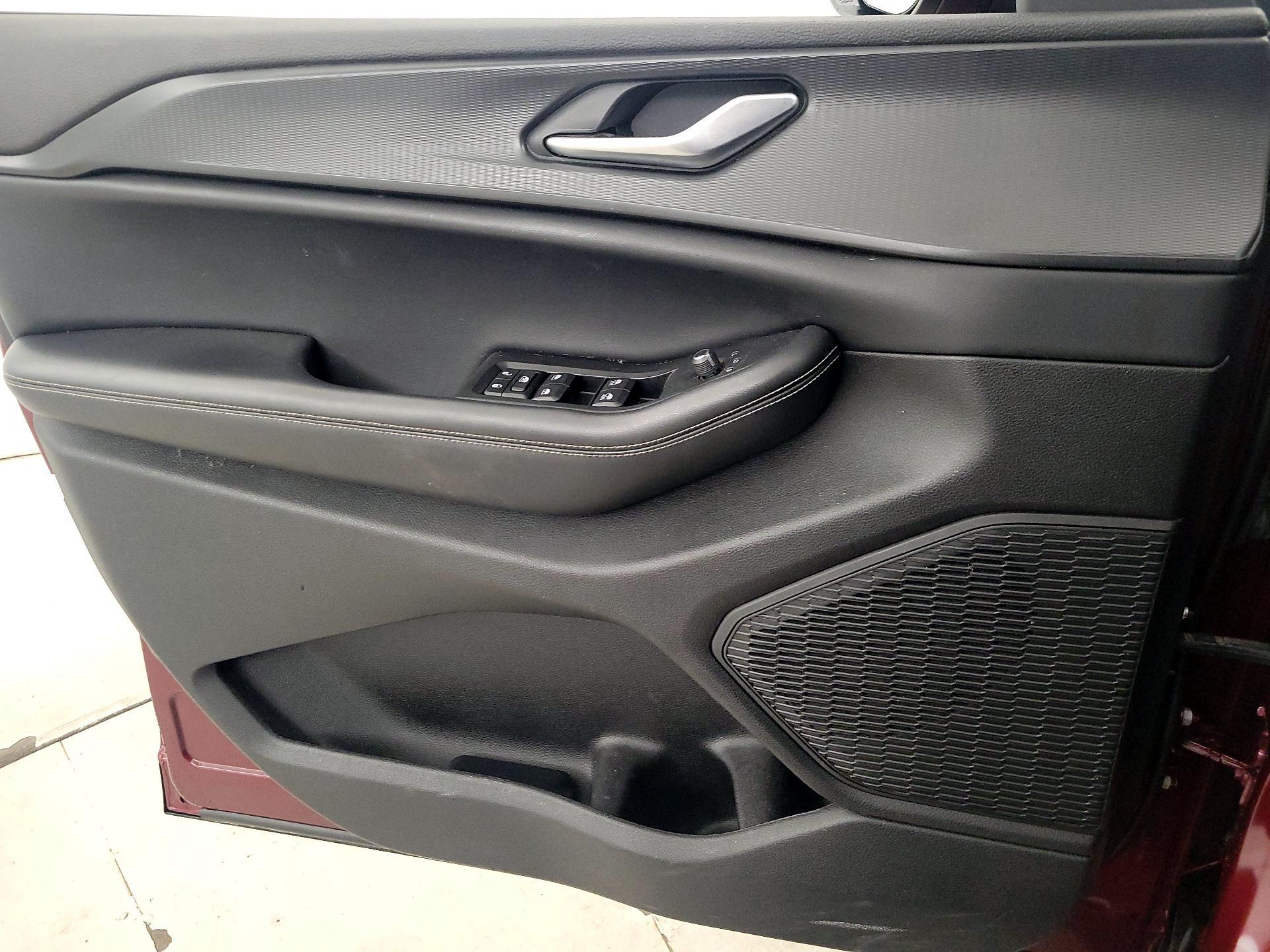 Thumbnail: 2023 Jeep Grand Cherokee - 12