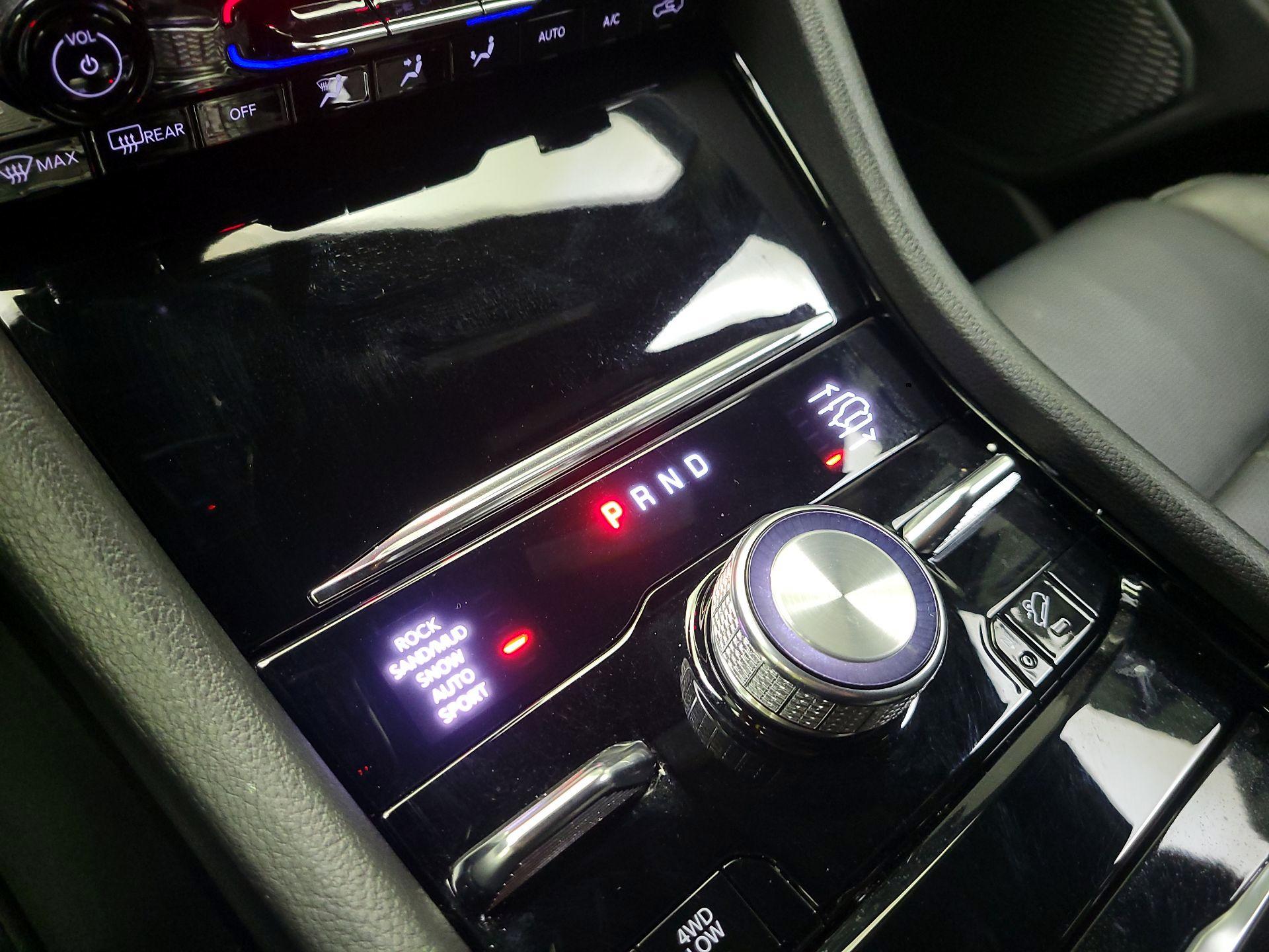 Thumbnail: 2023 Jeep Grand Cherokee - 16