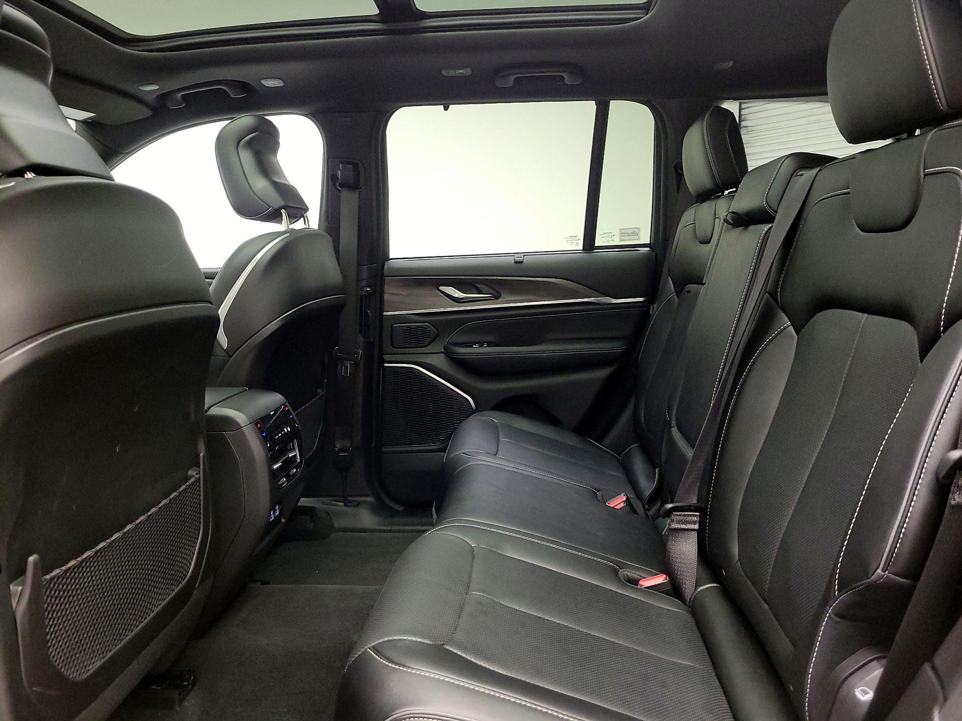 Thumbnail: 2023 Jeep Grand Cherokee - 19