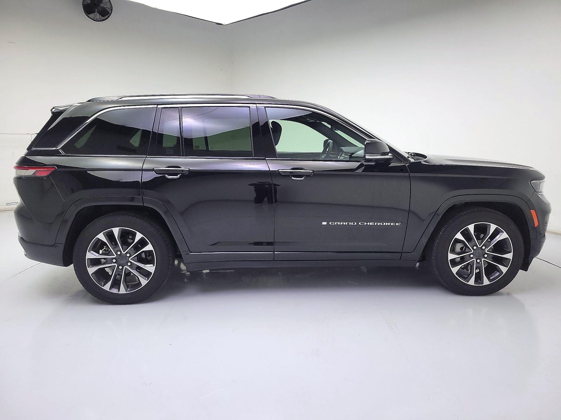 Thumbnail: 2023 Jeep Grand Cherokee - 4