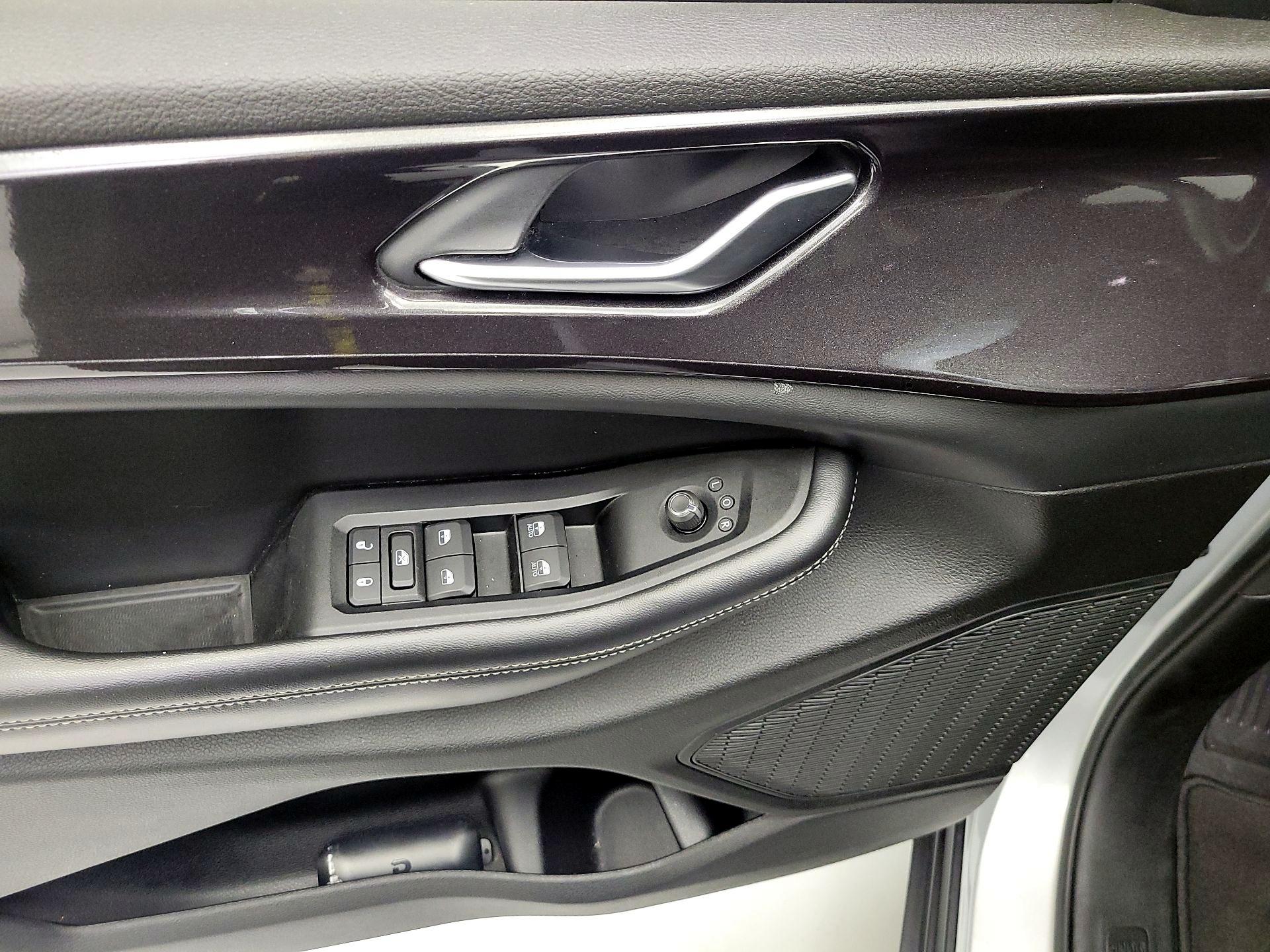 Thumbnail: 2023 Jeep Grand Cherokee - 10