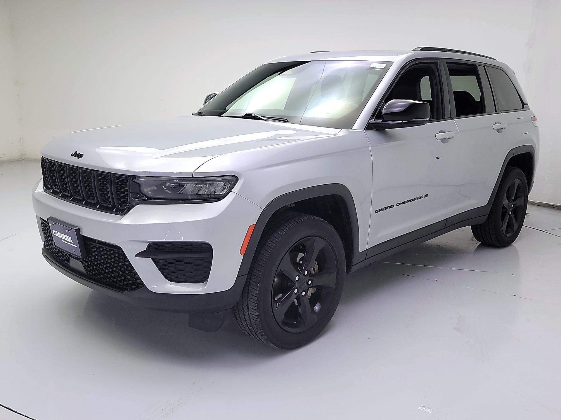 Thumbnail: 2023 Jeep Grand Cherokee - 3