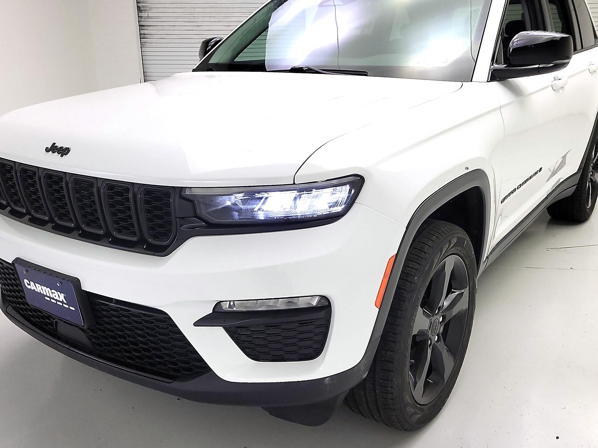 Thumbnail: 2023 Jeep Grand Cherokee - 3