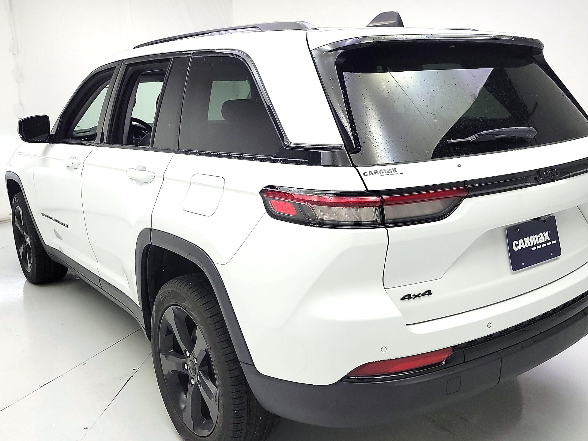 Thumbnail: 2023 Jeep Grand Cherokee - 7