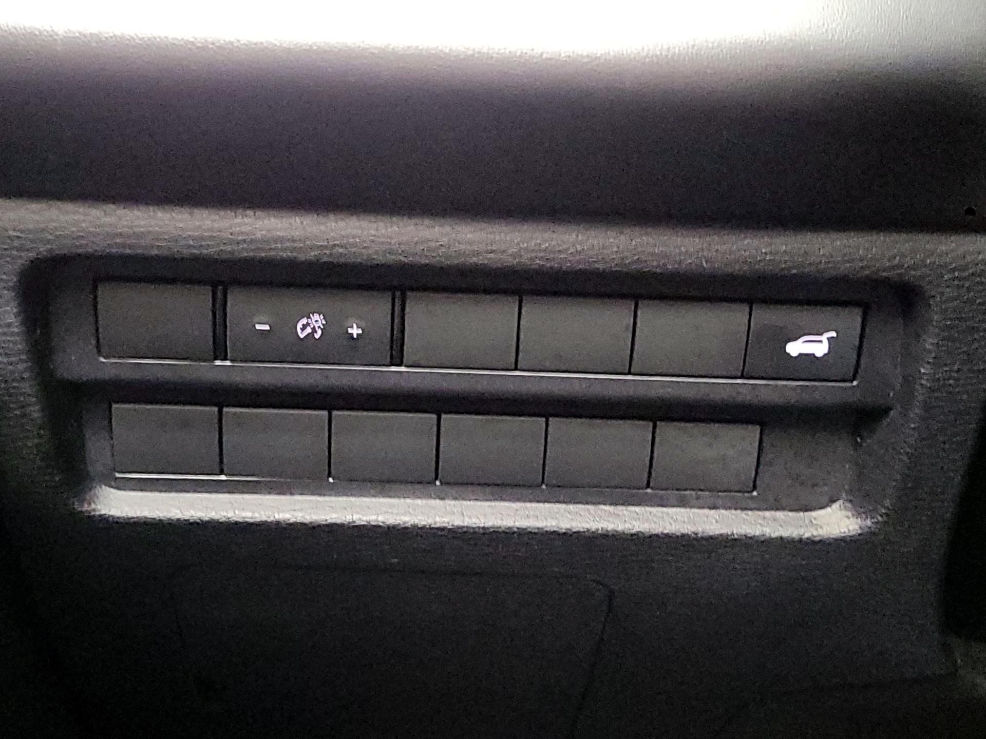 Thumbnail: 2023 Mitsubishi Outlander - 13