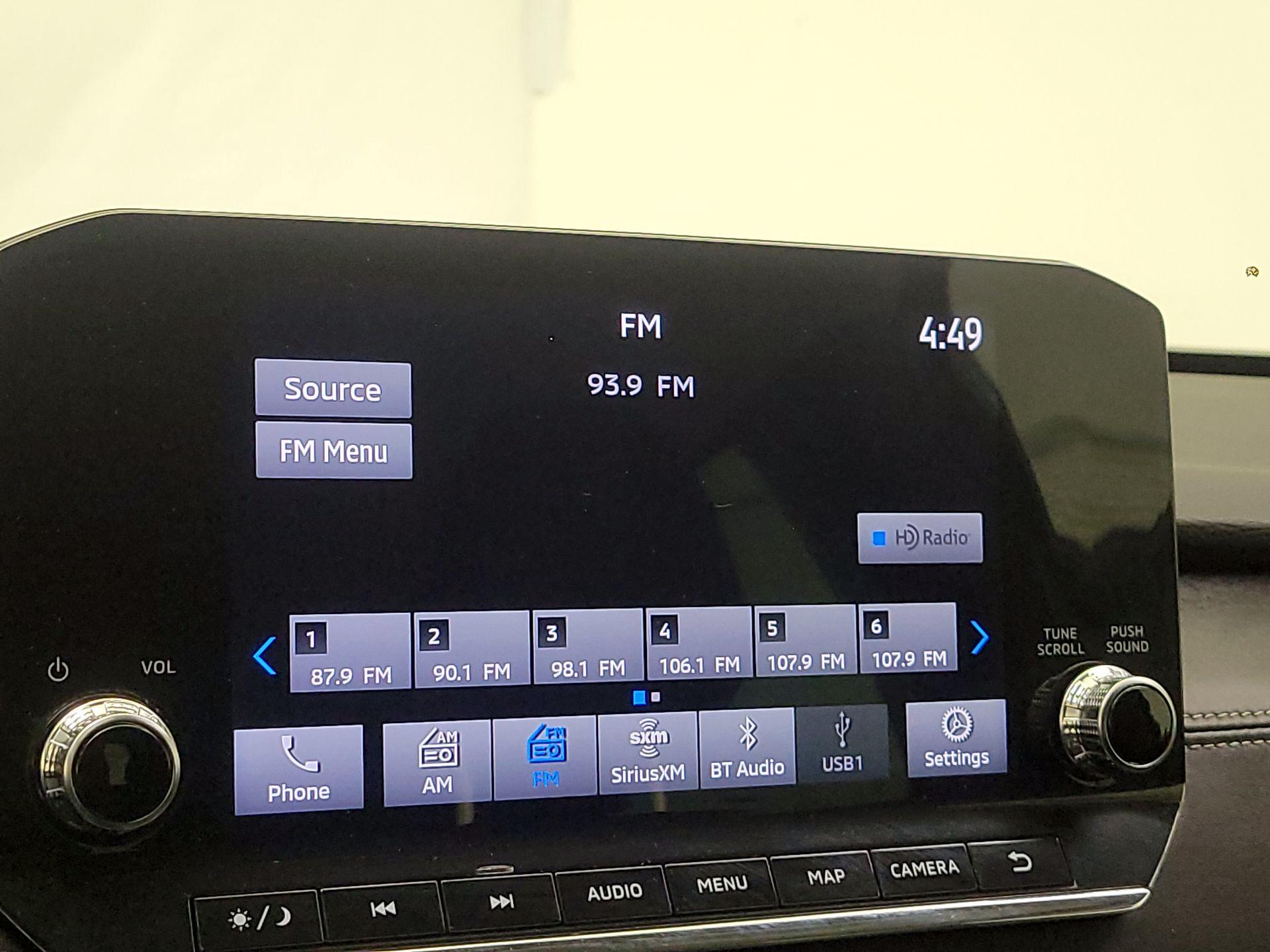 Thumbnail: 2023 Mitsubishi Outlander - 16