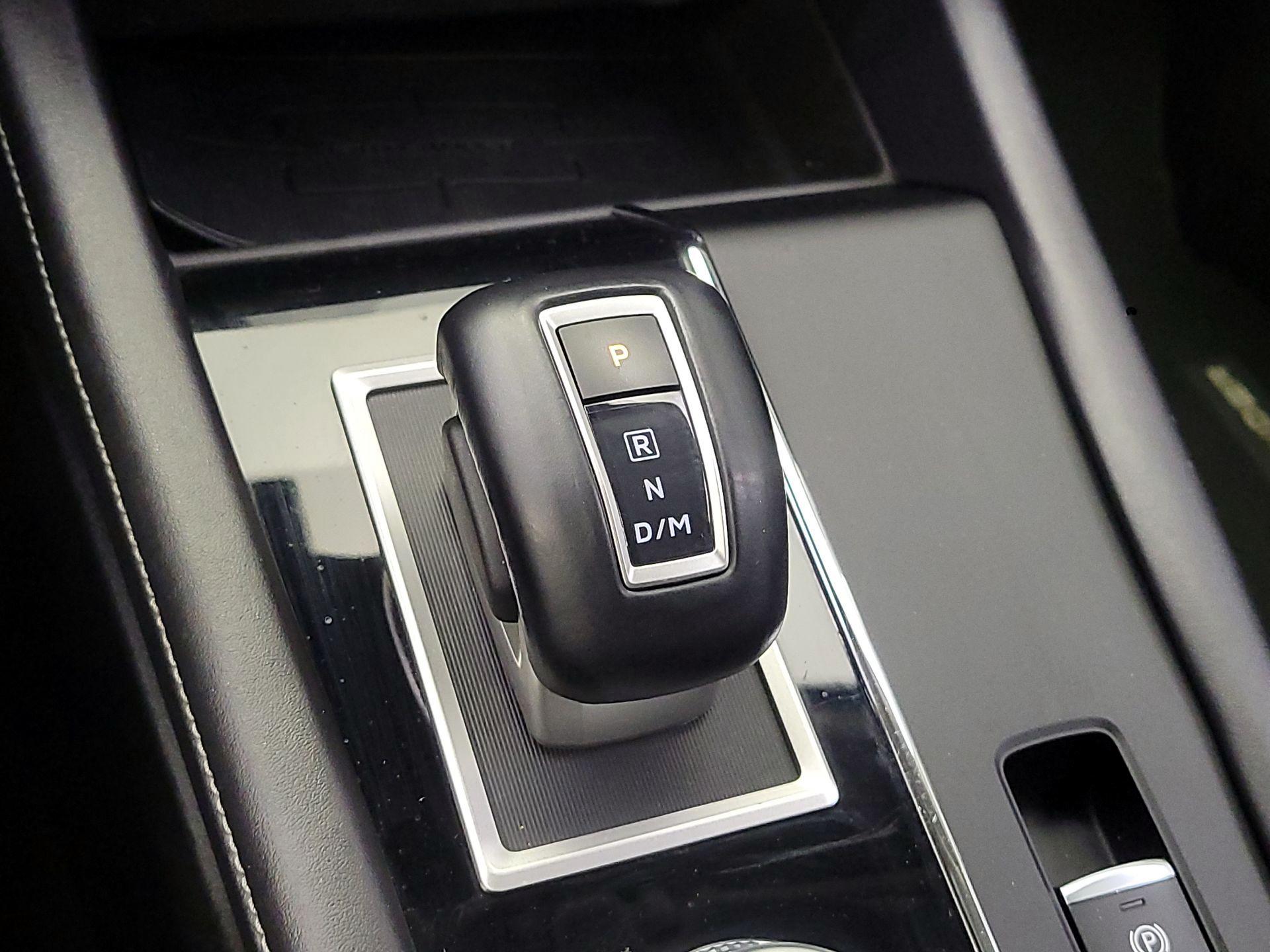 Thumbnail: 2023 Mitsubishi Outlander - 18