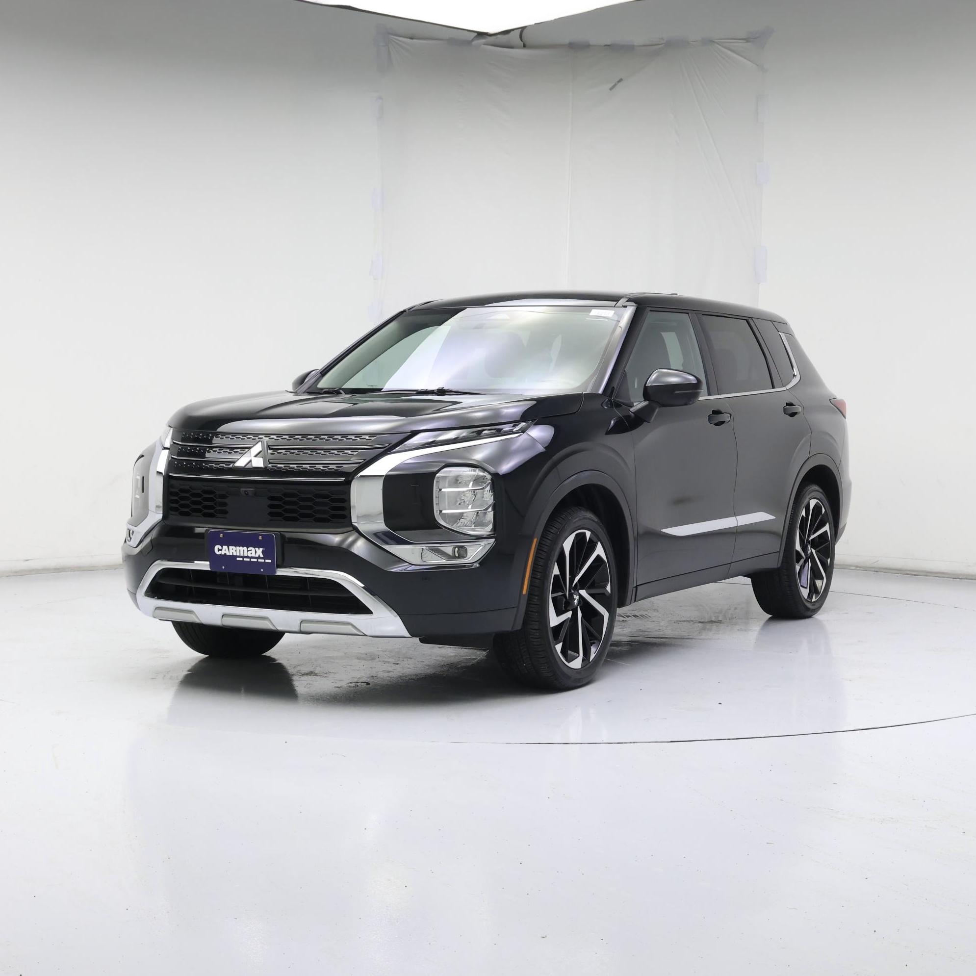 Thumbnail: 2023 Mitsubishi Outlander - 4