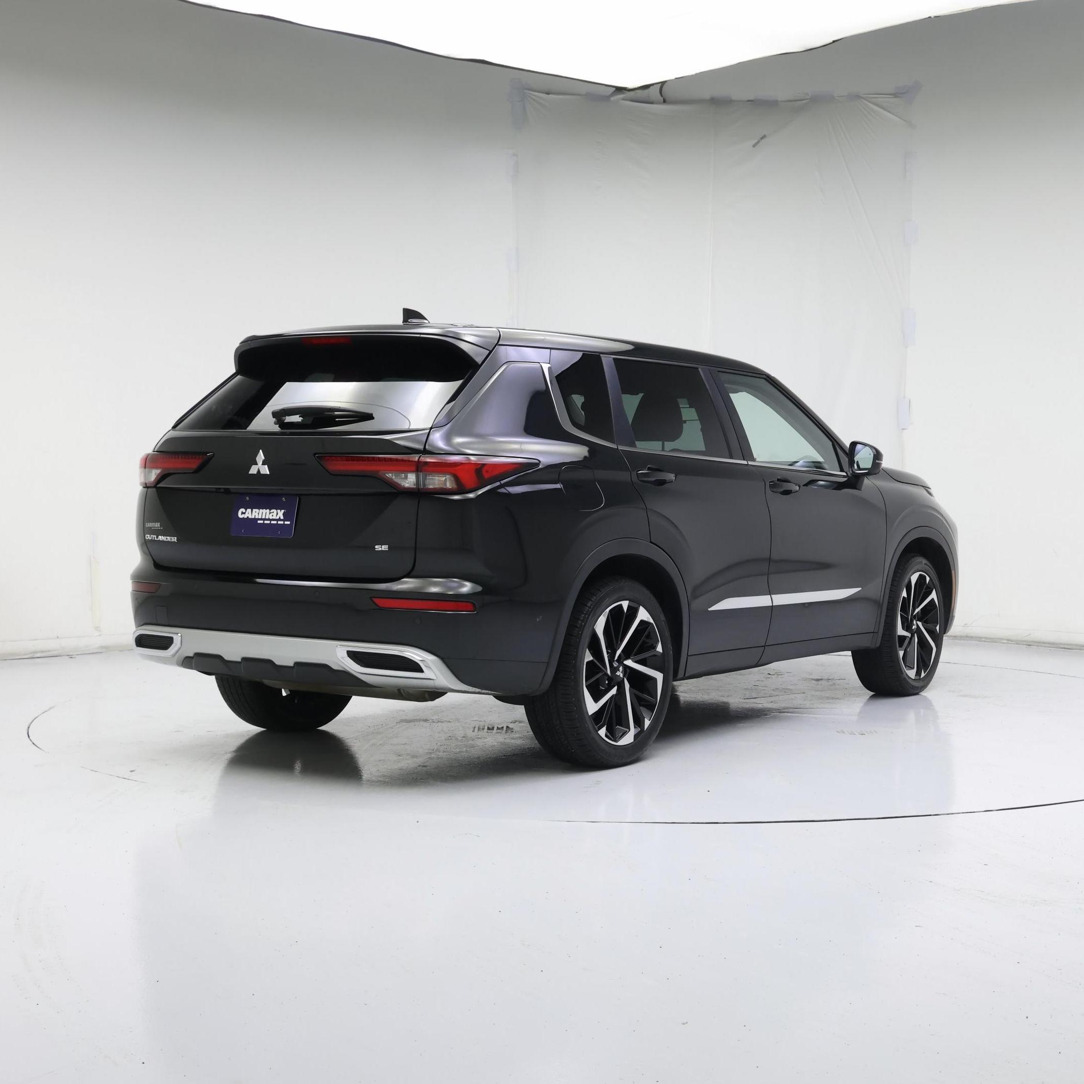 Thumbnail: 2023 Mitsubishi Outlander - 8