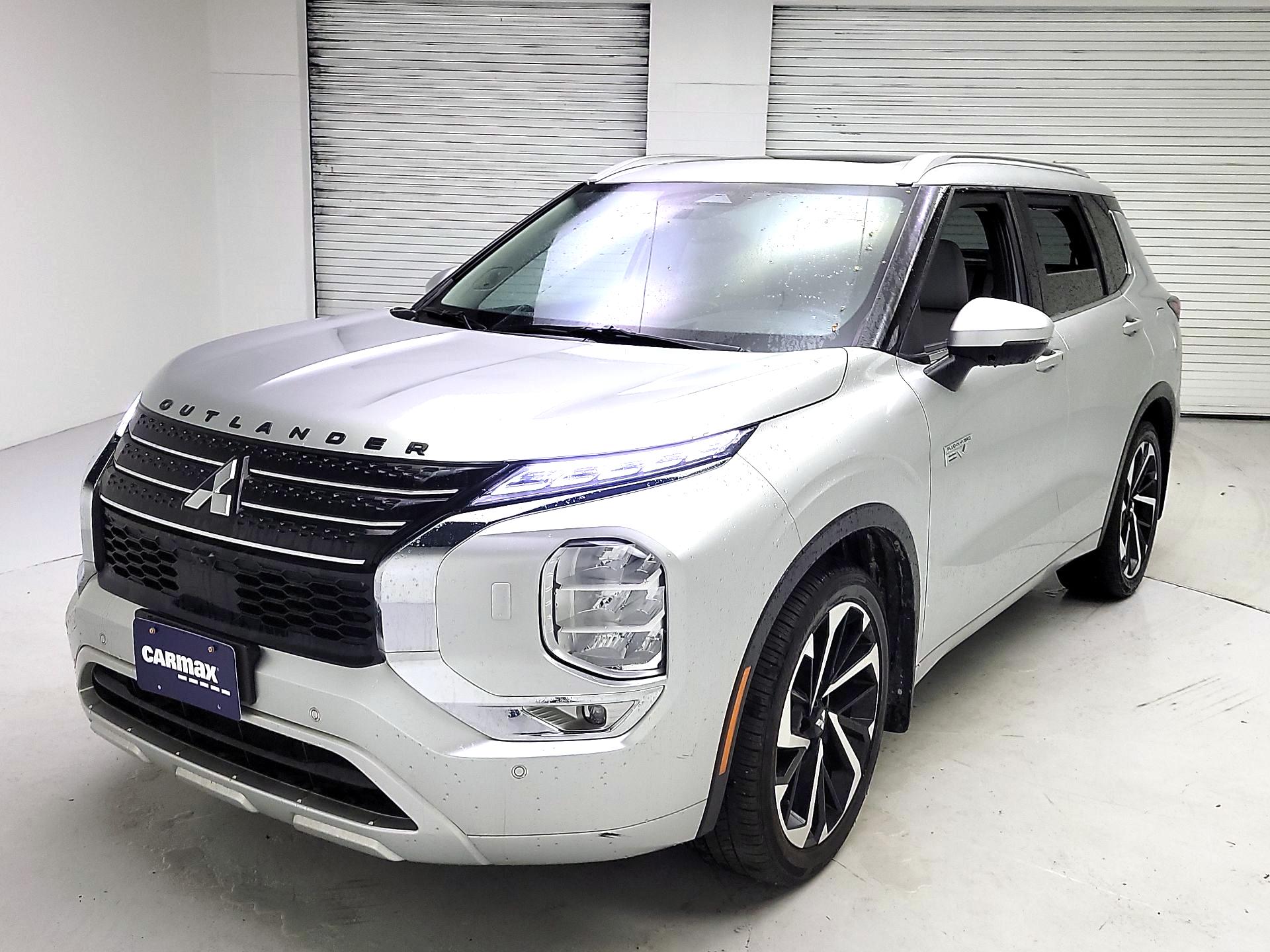 Thumbnail: 2024 Mitsubishi Outlander - 3