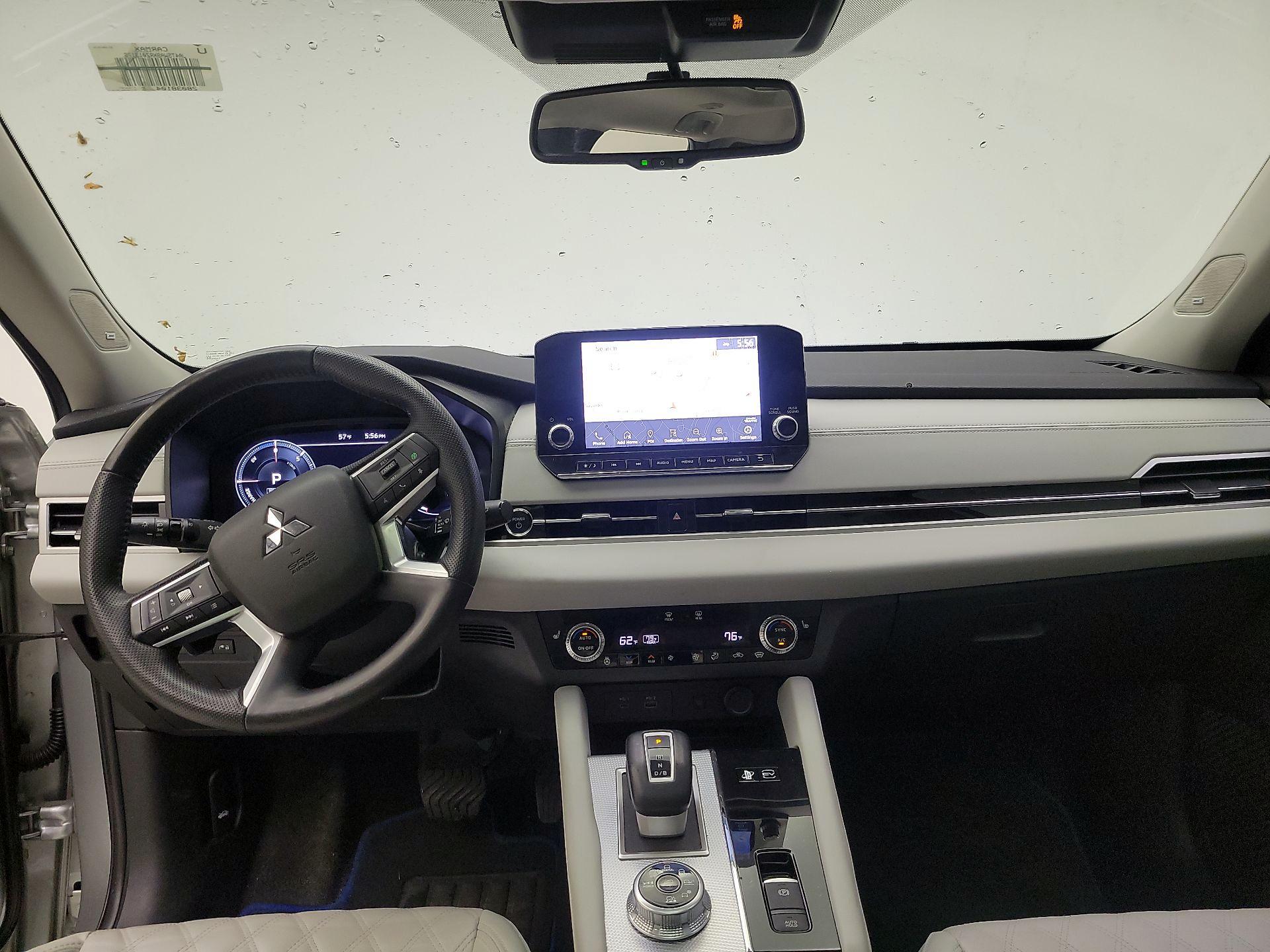 Thumbnail: 2024 Mitsubishi Outlander - 8