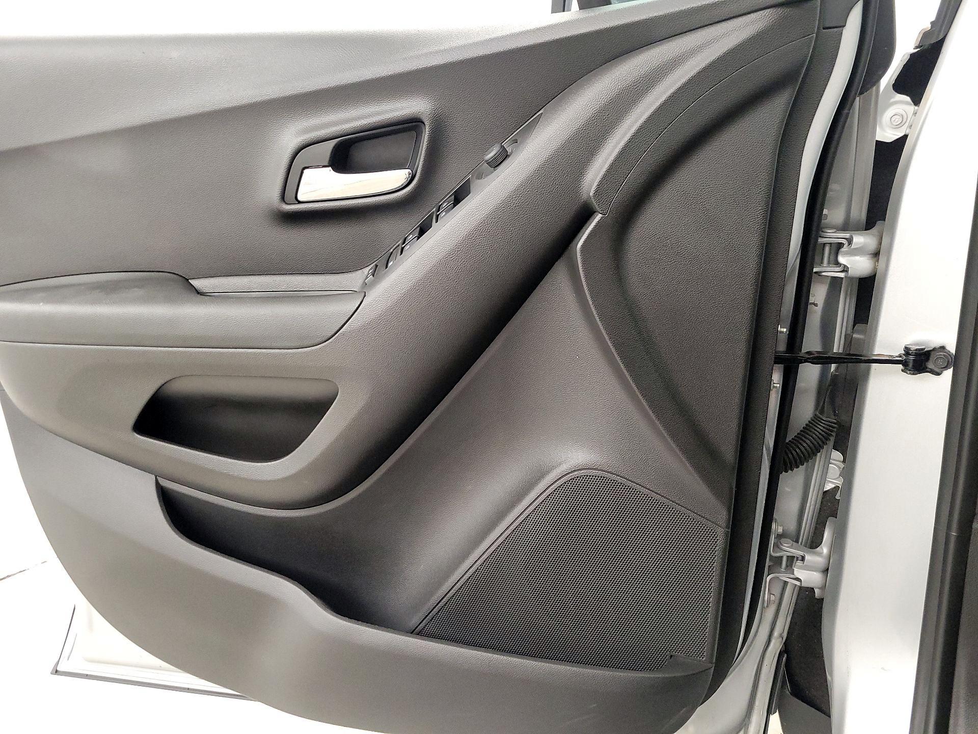 Thumbnail: 2020 Chevrolet Trax - 12