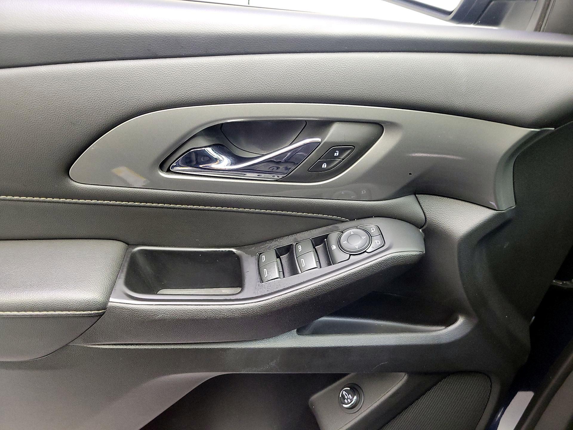 Thumbnail: 2023 Chevrolet Traverse - 10