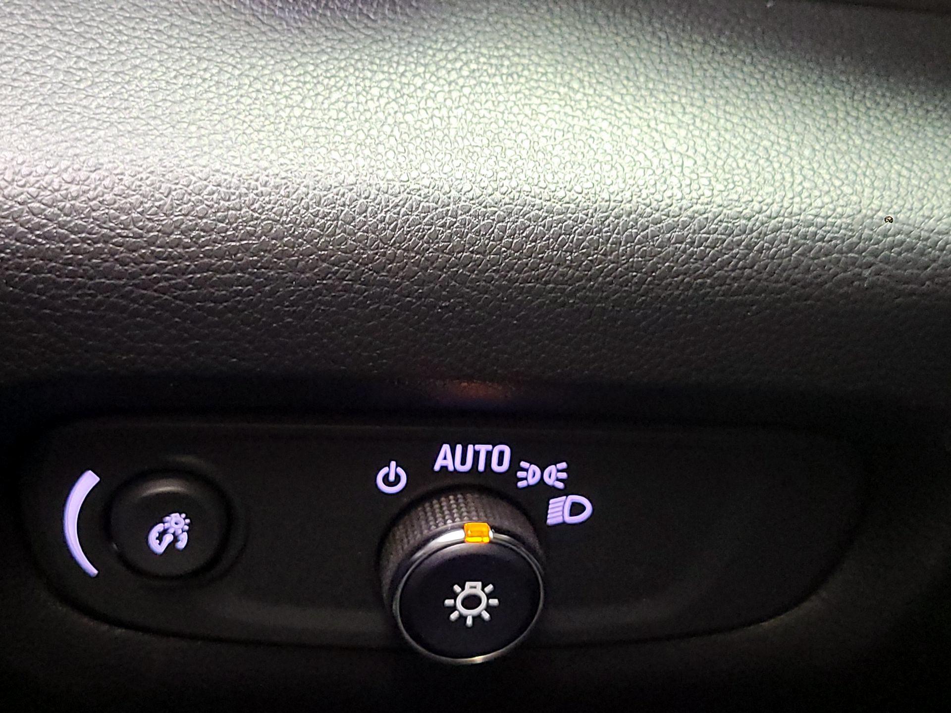 Thumbnail: 2023 Chevrolet Traverse - 11