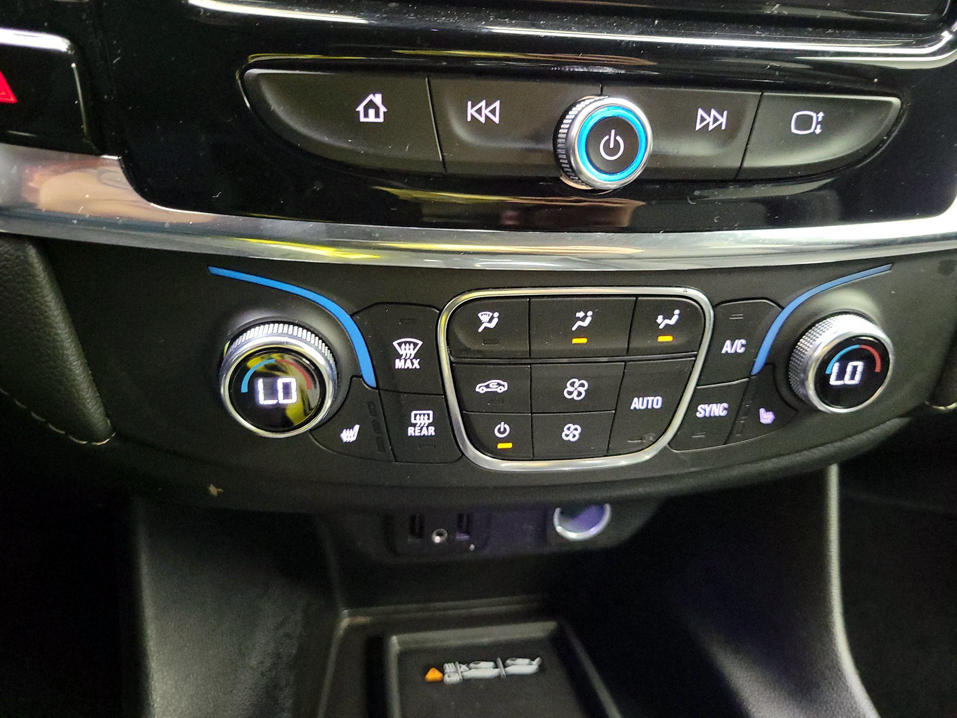 Thumbnail: 2023 Chevrolet Traverse - 14