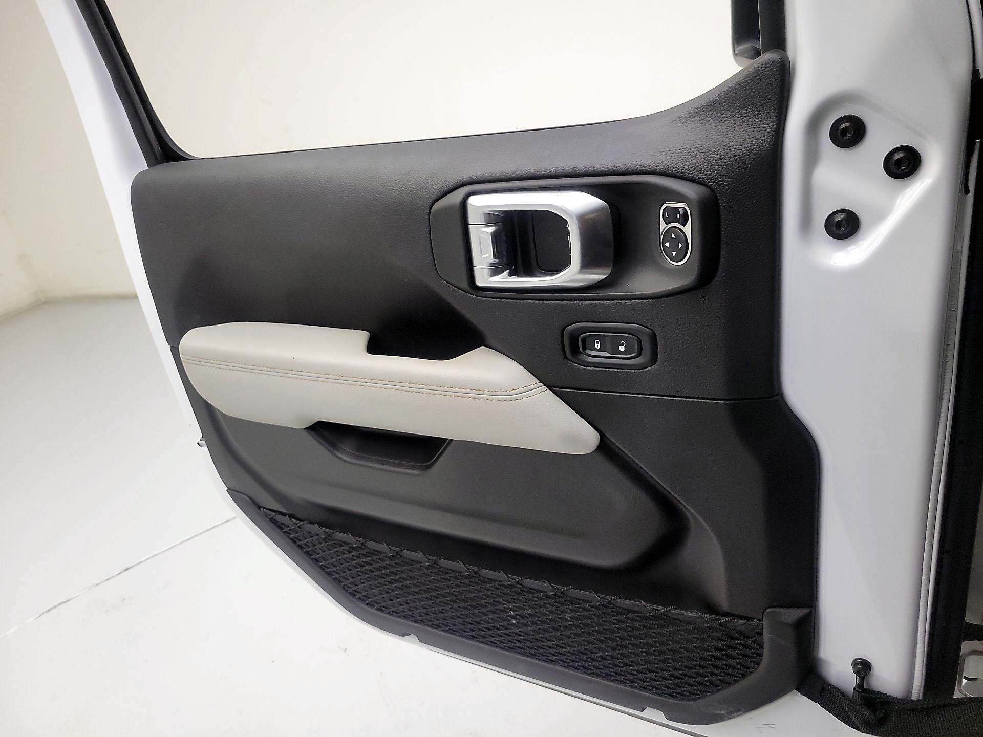 Thumbnail: 2023 Jeep Wrangler - 10