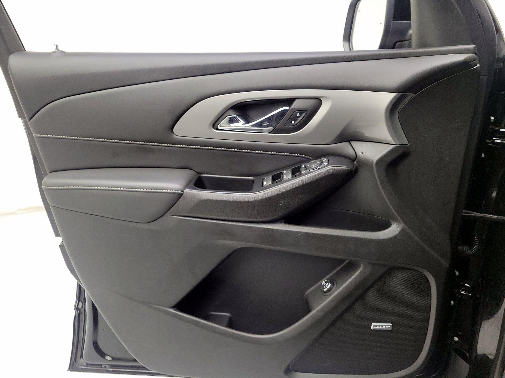 Thumbnail: 2023 Chevrolet Traverse - 12