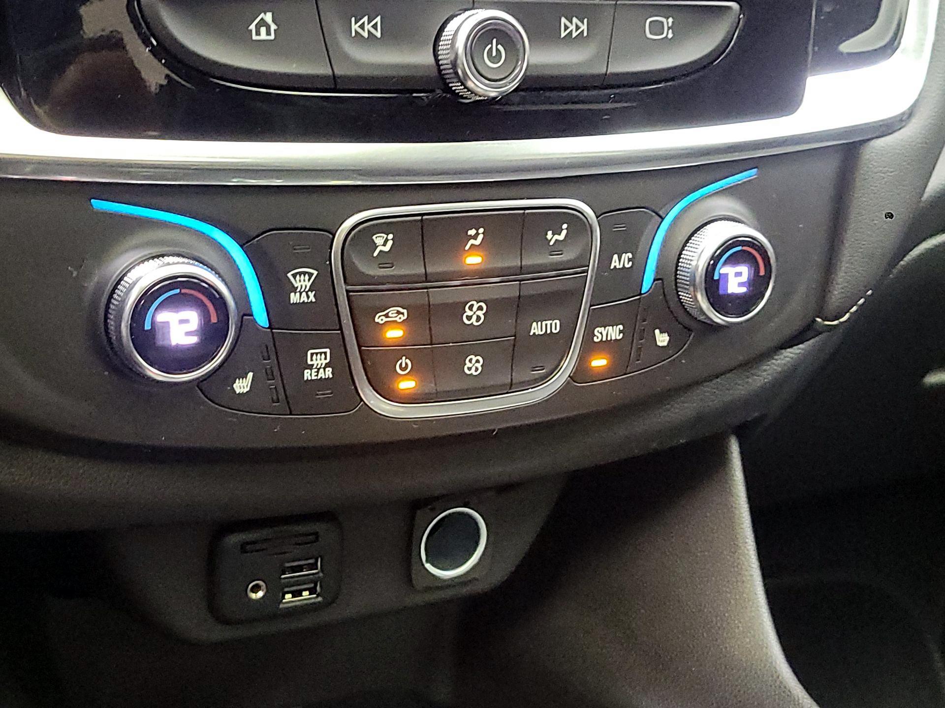 Thumbnail: 2023 Chevrolet Traverse - 17