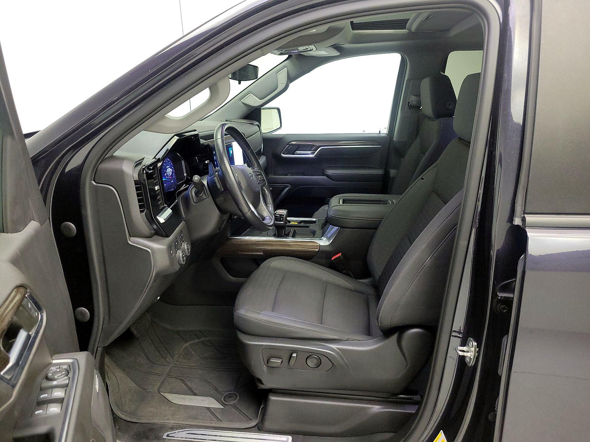 Thumbnail: 2022 Chevrolet Silverado 1500 - 11