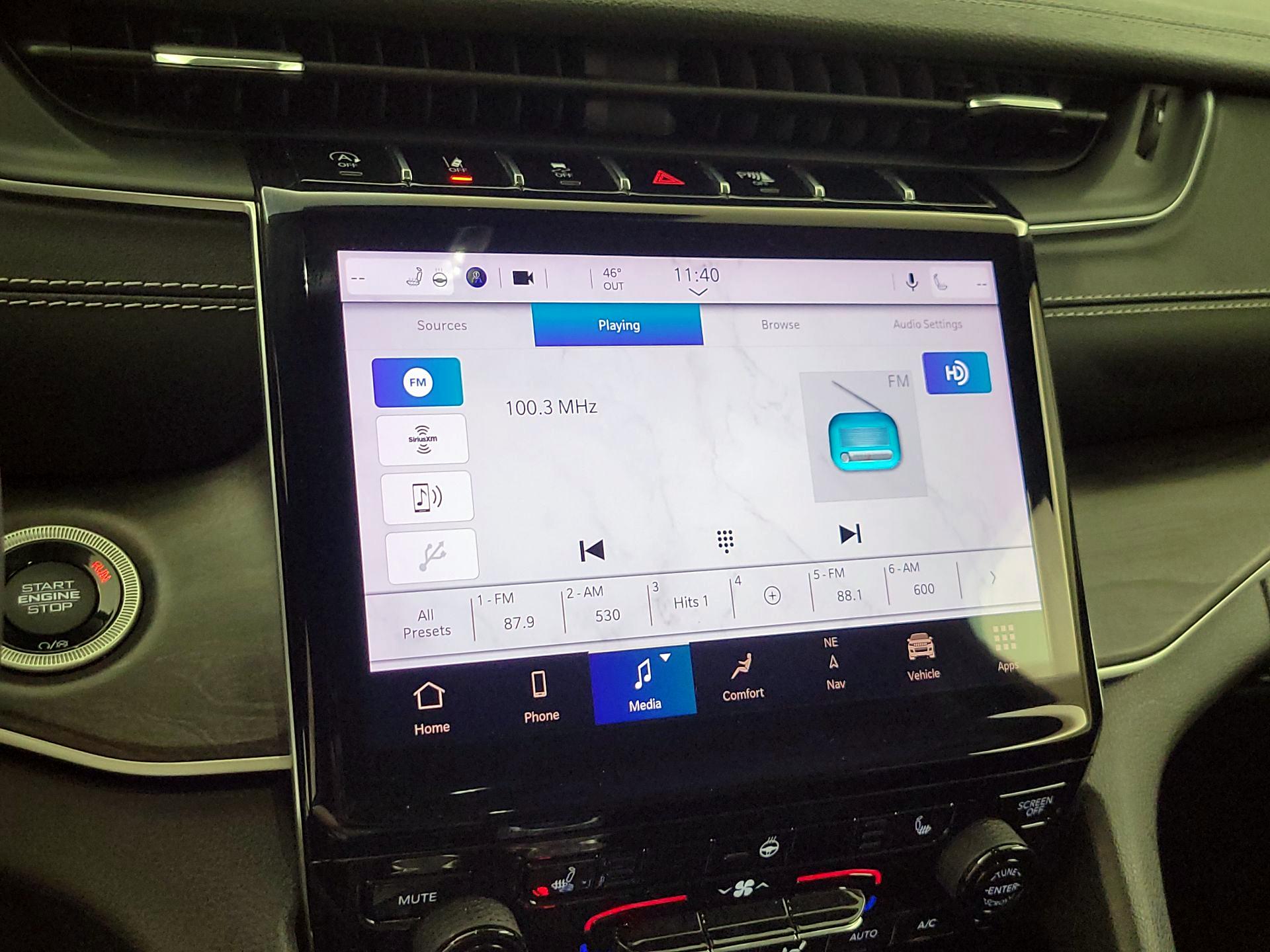 Thumbnail: 2023 Jeep Grand Cherokee - 16