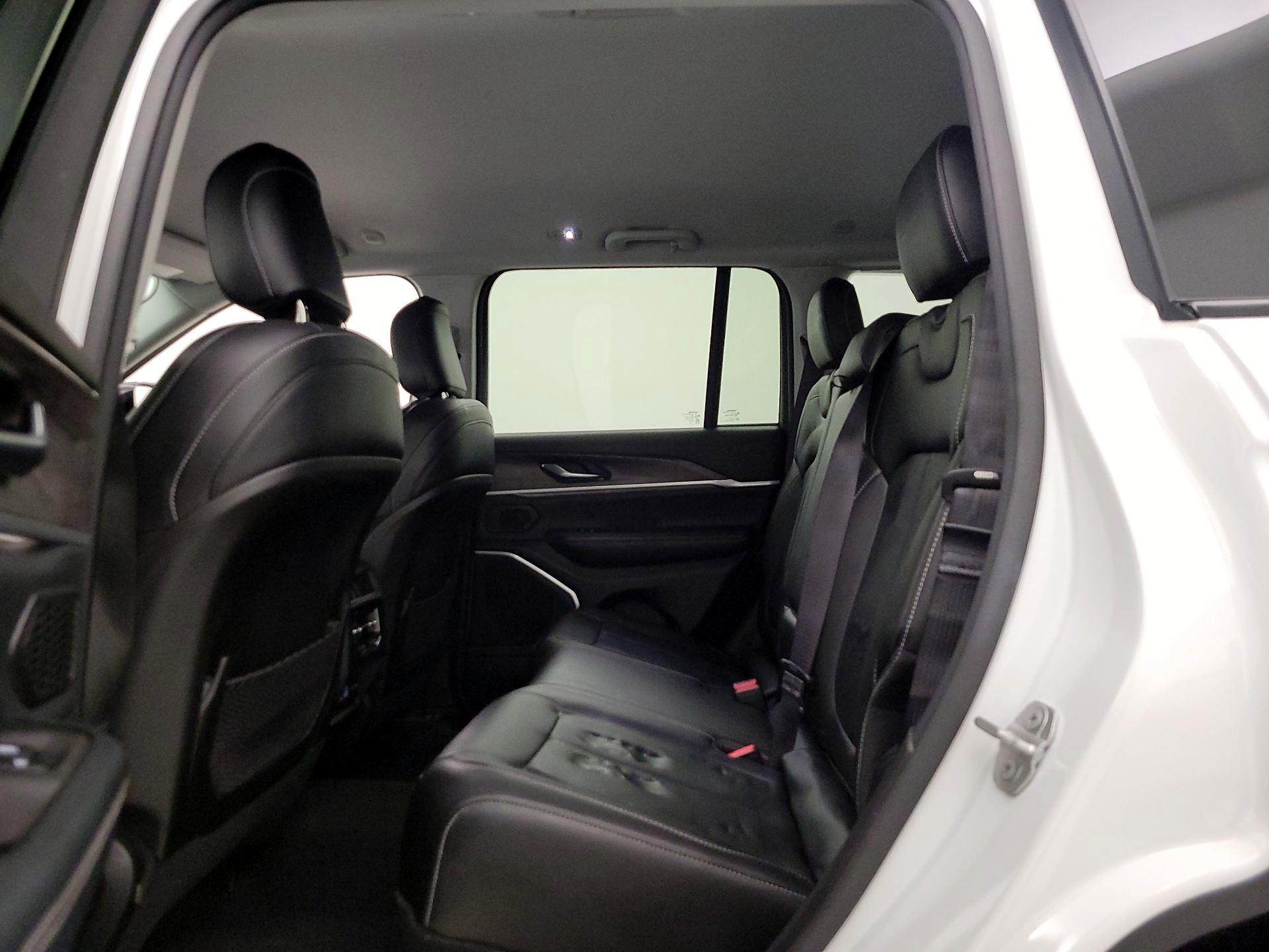 Thumbnail: 2023 Jeep Grand Cherokee - 20