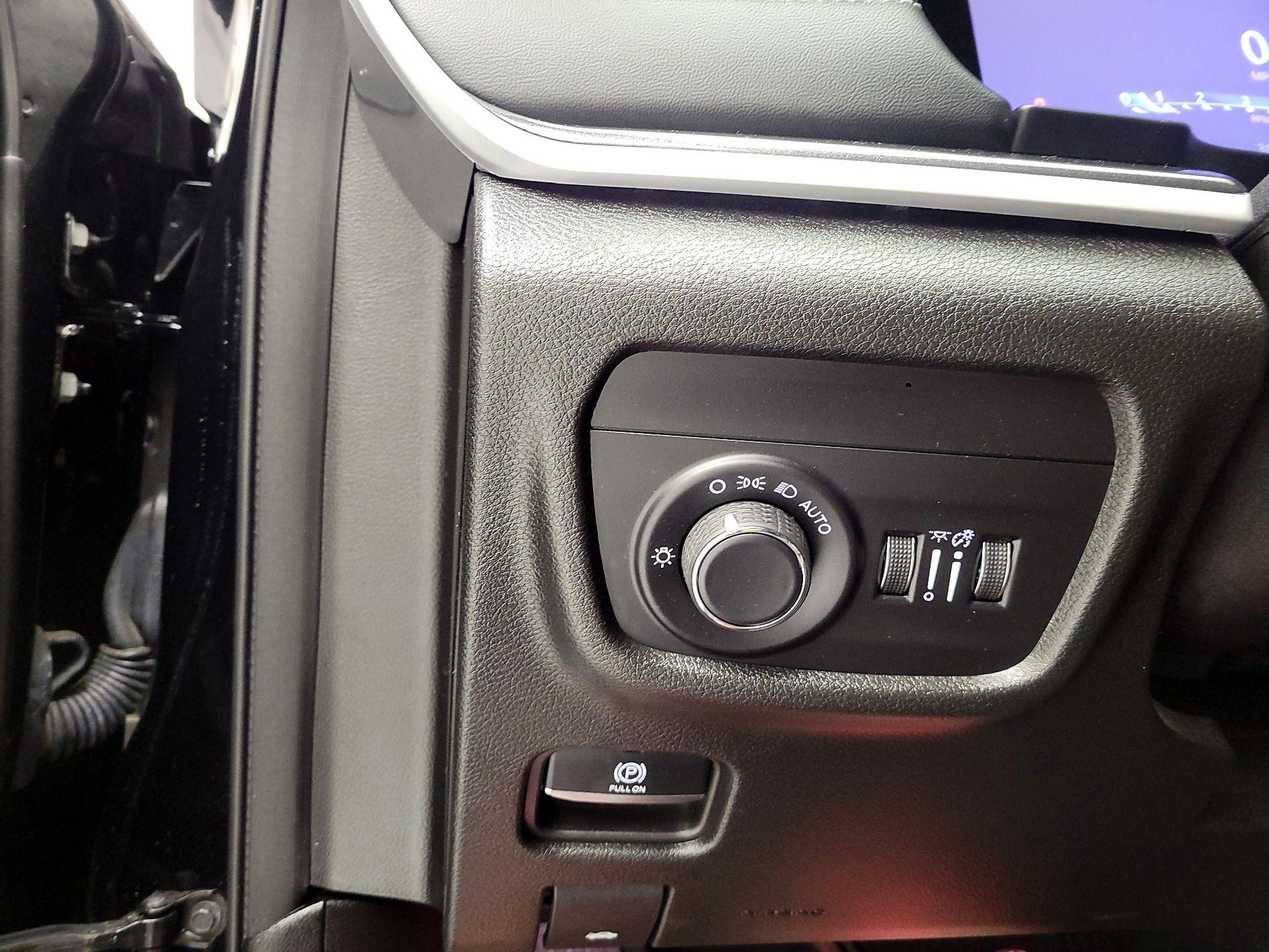 Thumbnail: 2023 Jeep Grand Cherokee - 11