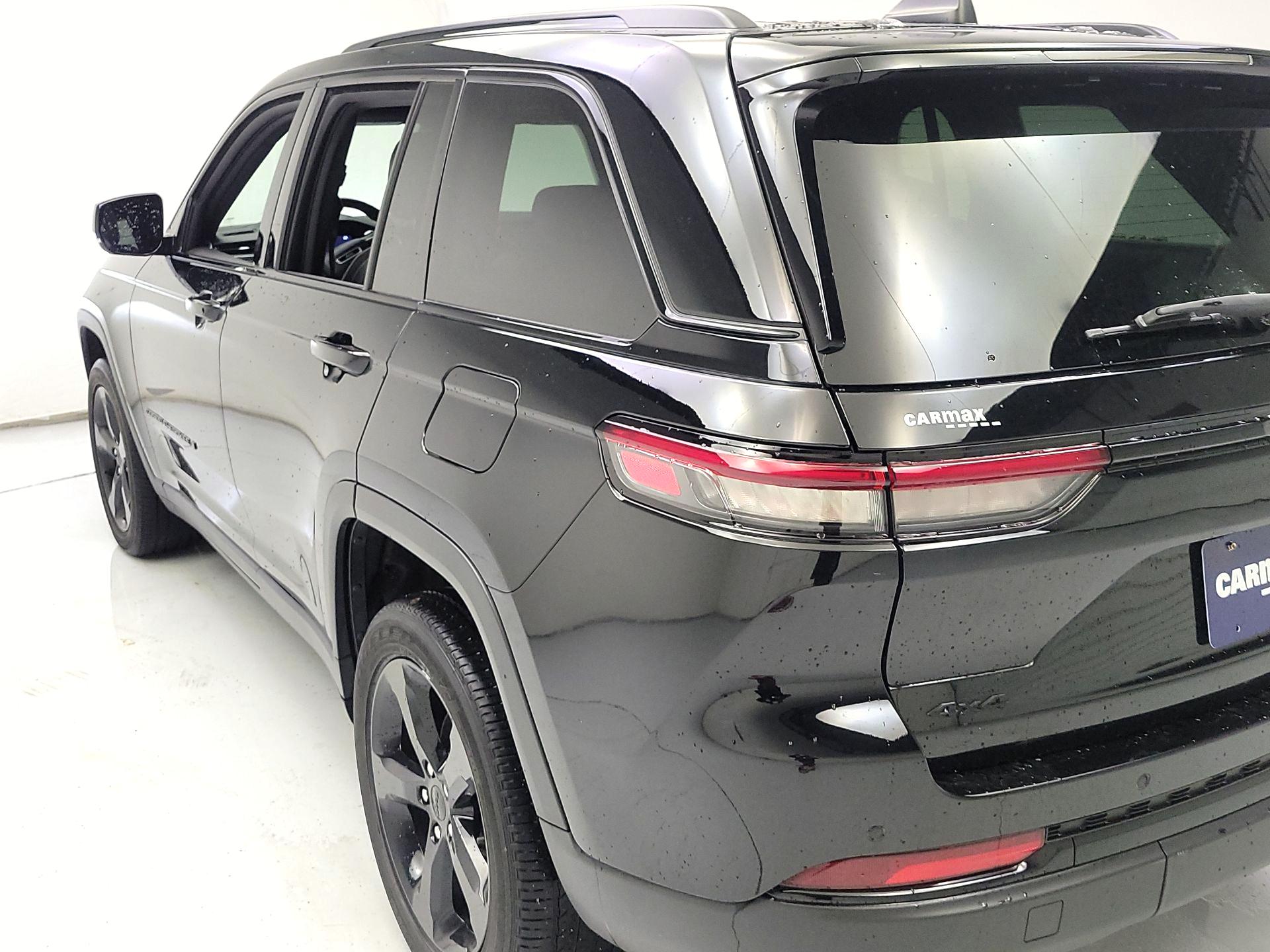 Thumbnail: 2023 Jeep Grand Cherokee - 7