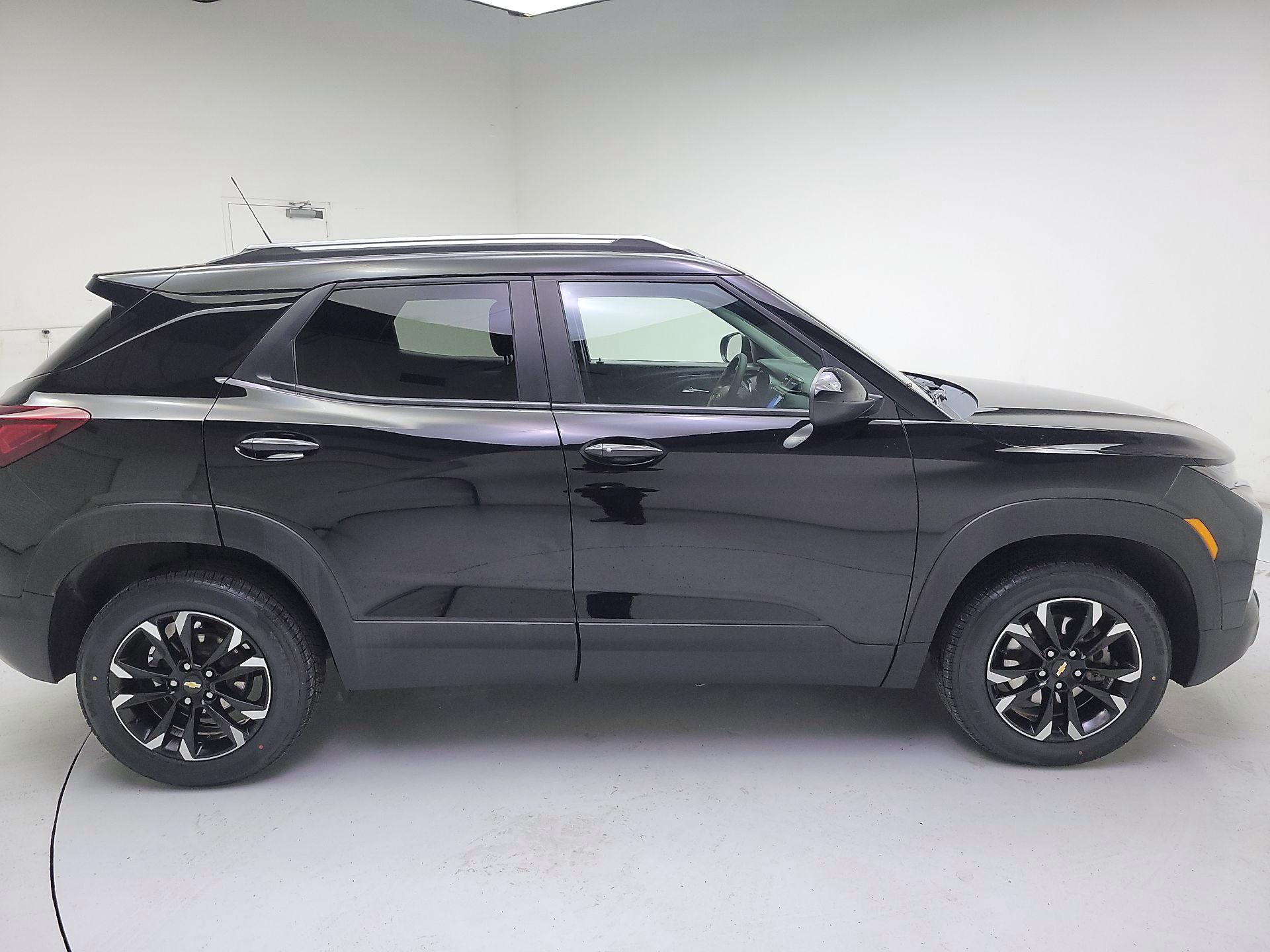 Thumbnail: 2023 Chevrolet TrailBlazer - 4