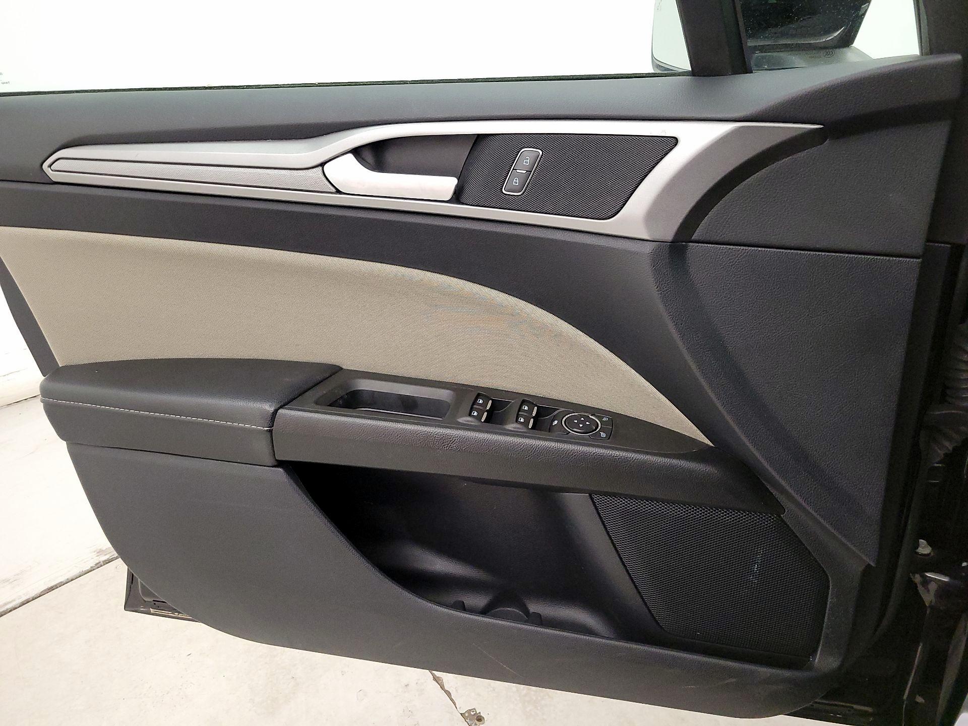 Thumbnail: 2019 Ford Fusion - 12