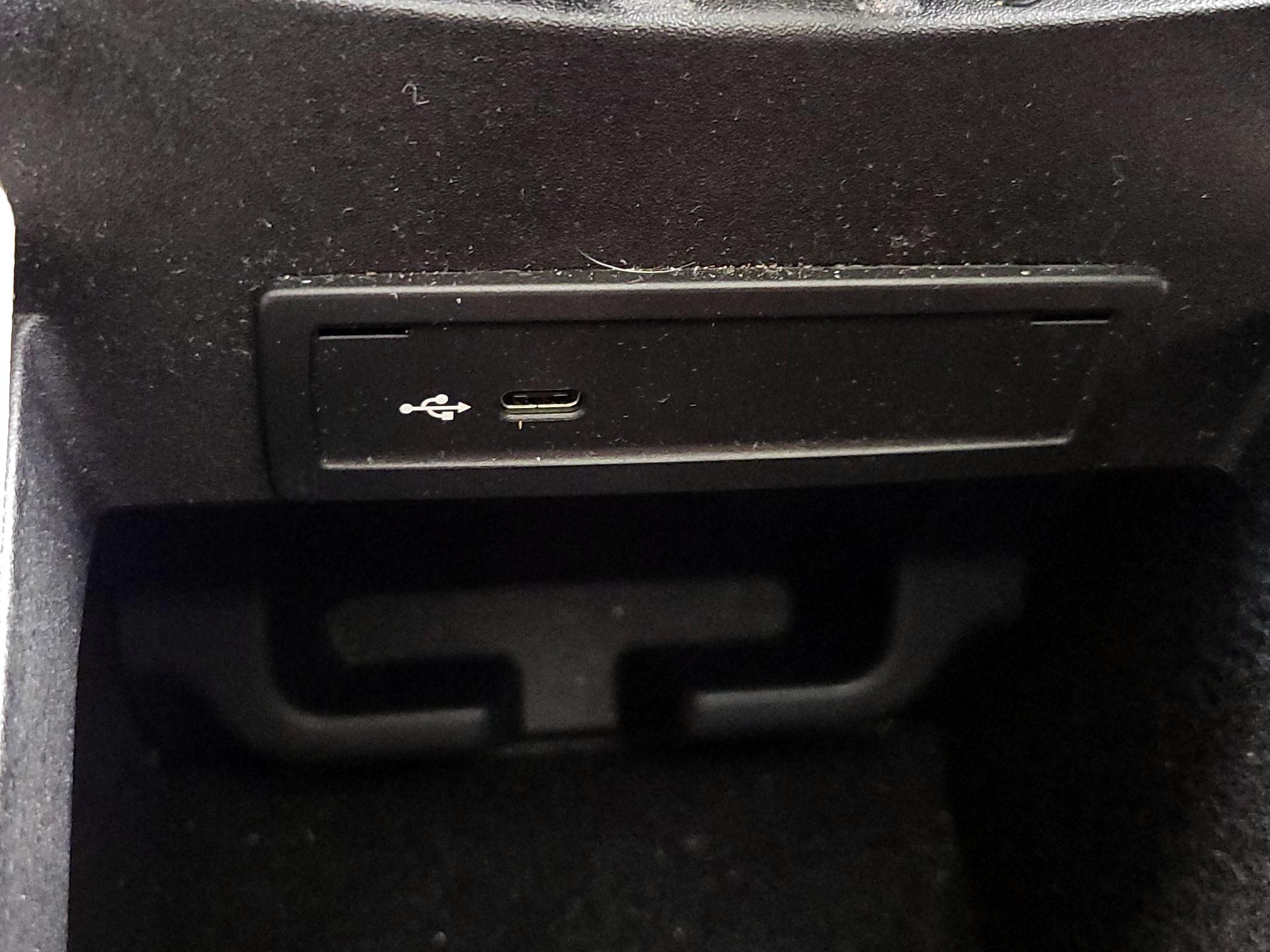 Thumbnail: 2020 Mercedes-Benz GLE - 19