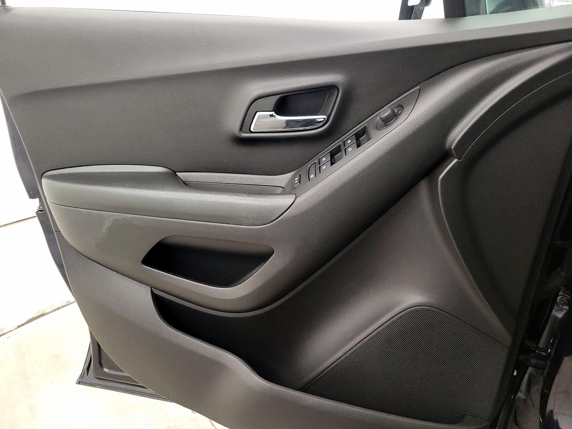 Thumbnail: 2022 Chevrolet Trax - 12