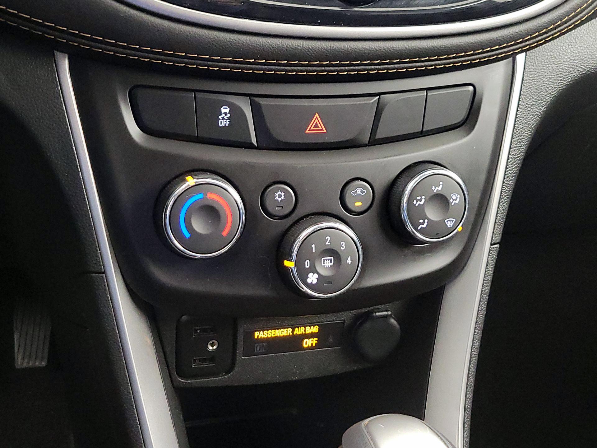 Thumbnail: 2022 Chevrolet Trax - 16