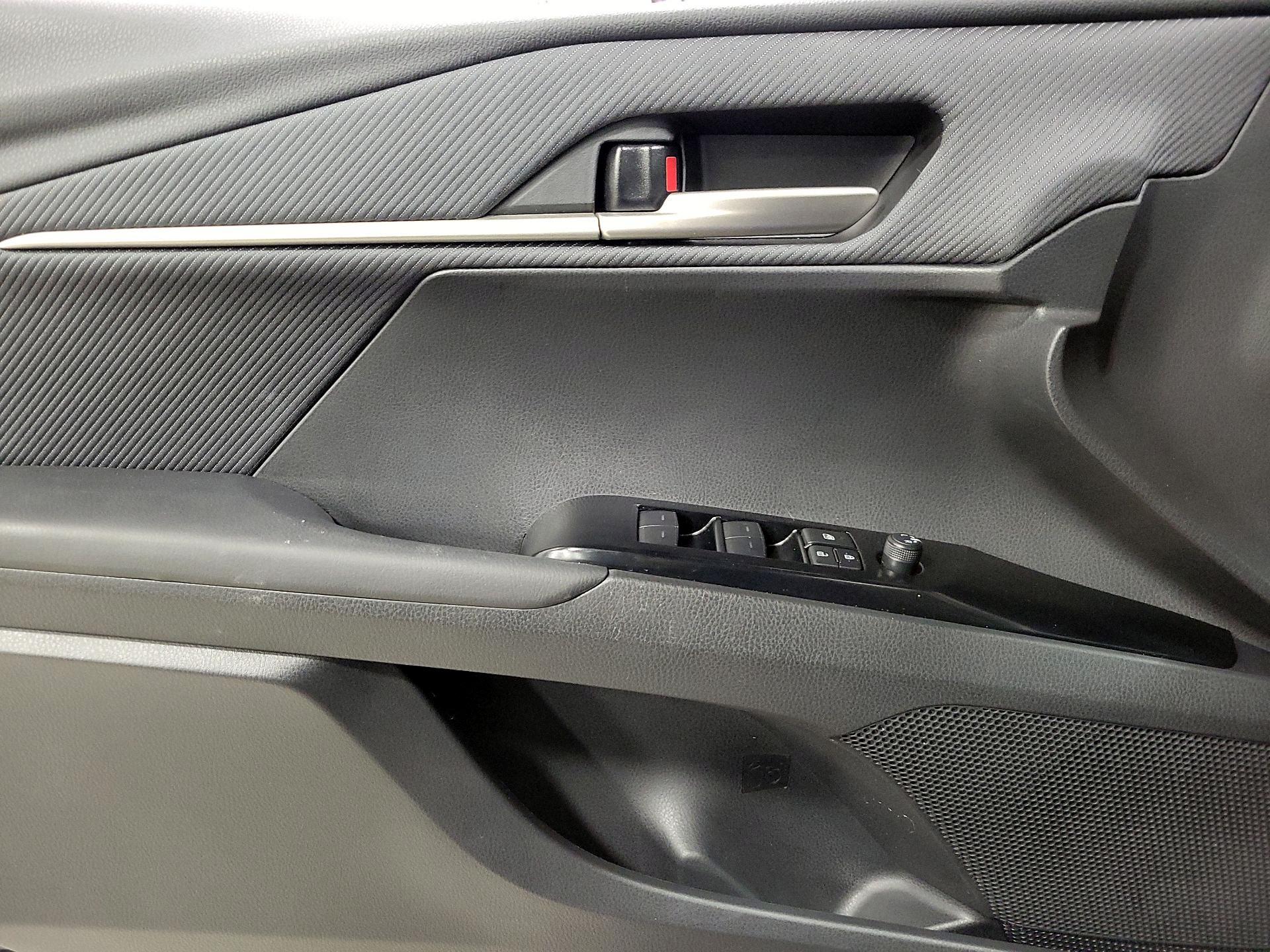 Thumbnail: 2025 Toyota Camry - 12