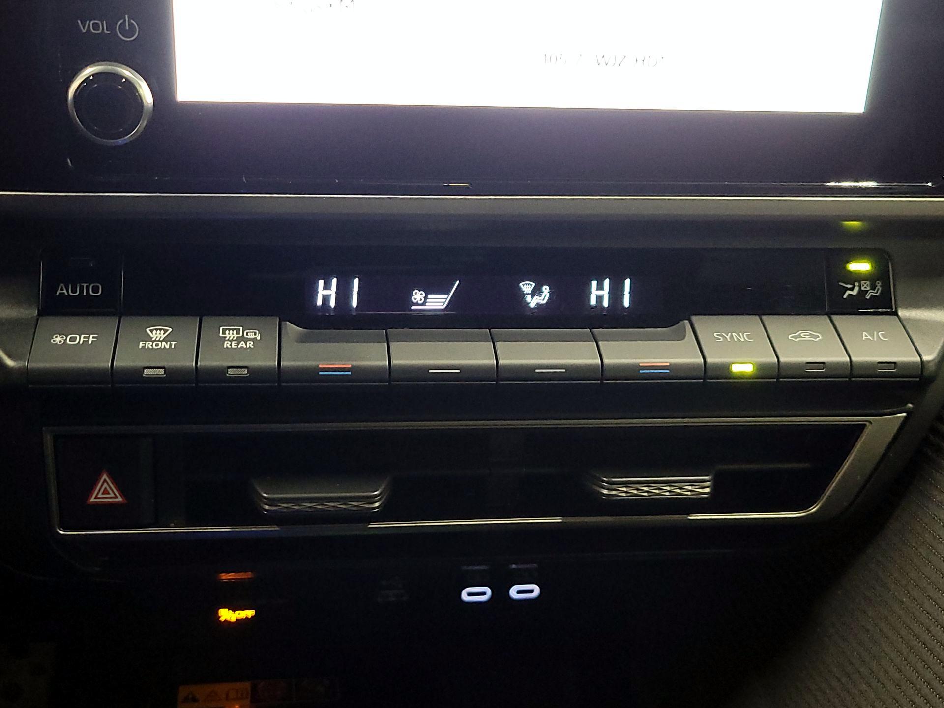 Thumbnail: 2025 Toyota Camry - 15