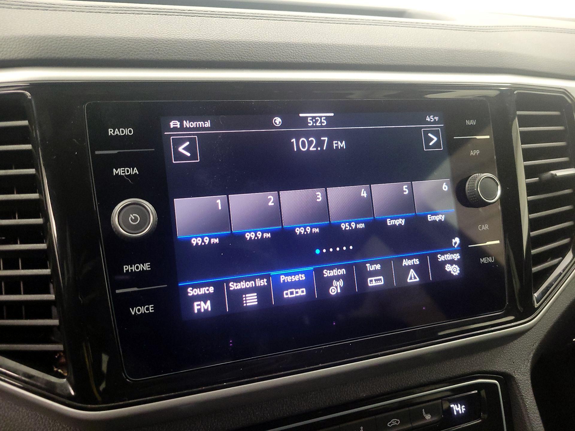 Thumbnail: 2021 Volkswagen Atlas - 16