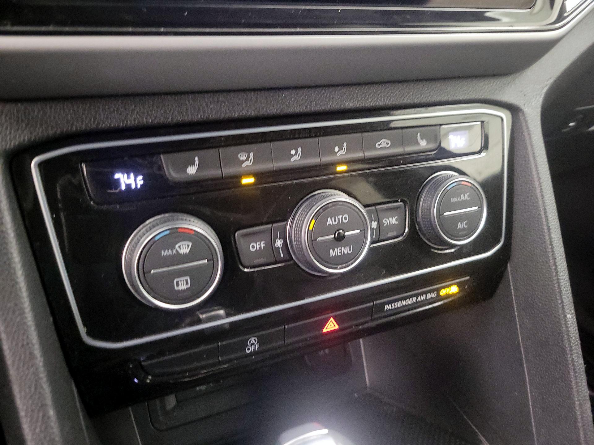 Thumbnail: 2021 Volkswagen Atlas - 17