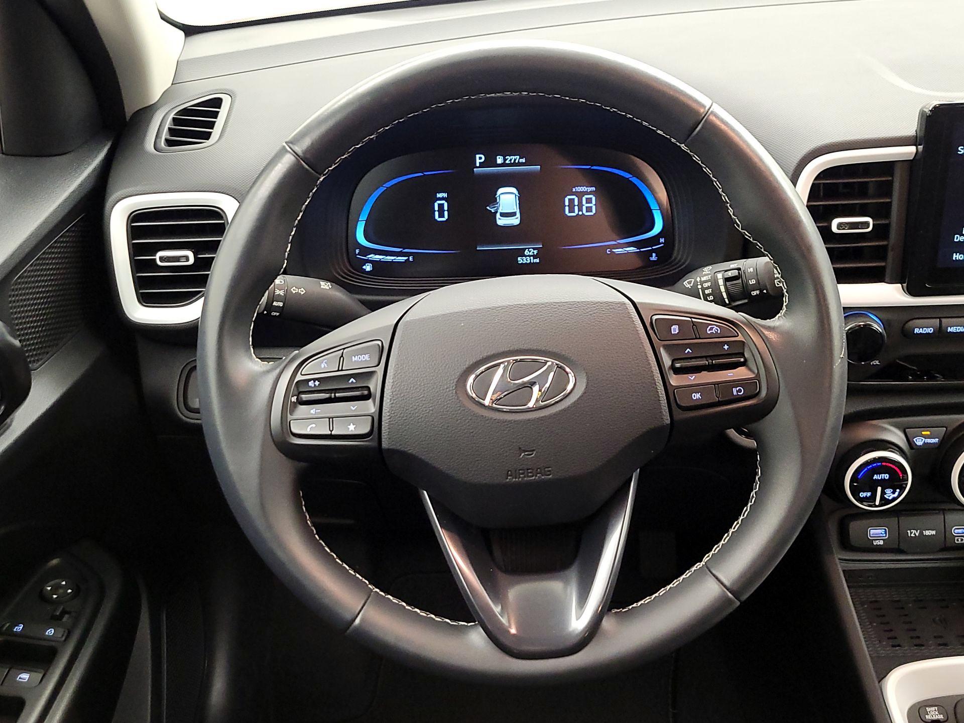 Thumbnail: 2023 Hyundai Venue - 10