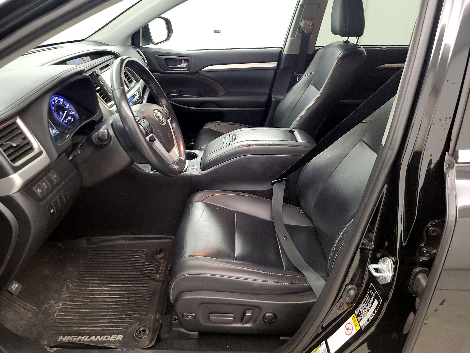 Thumbnail: 2019 Toyota Highlander - 11