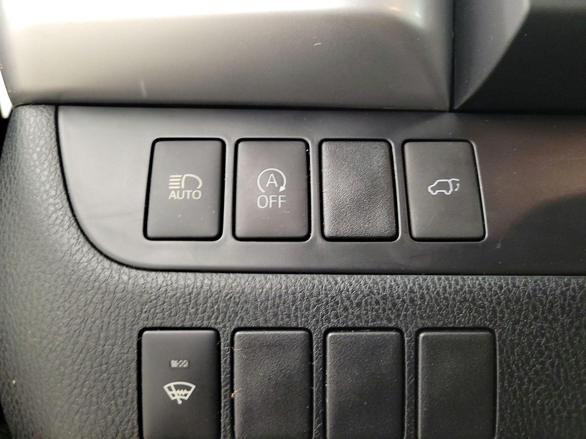 Thumbnail: 2019 Toyota Highlander - 13