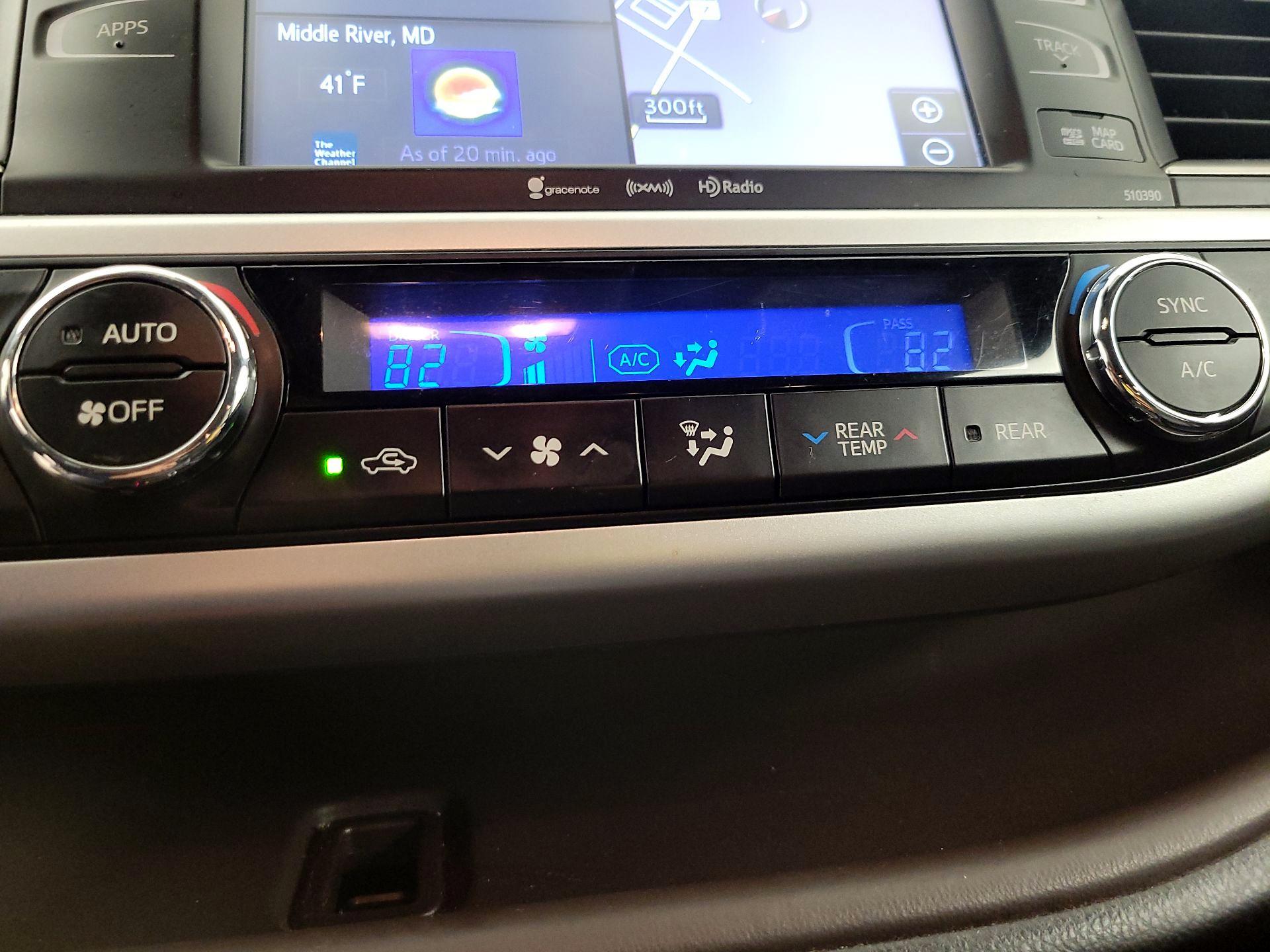 Thumbnail: 2019 Toyota Highlander - 16