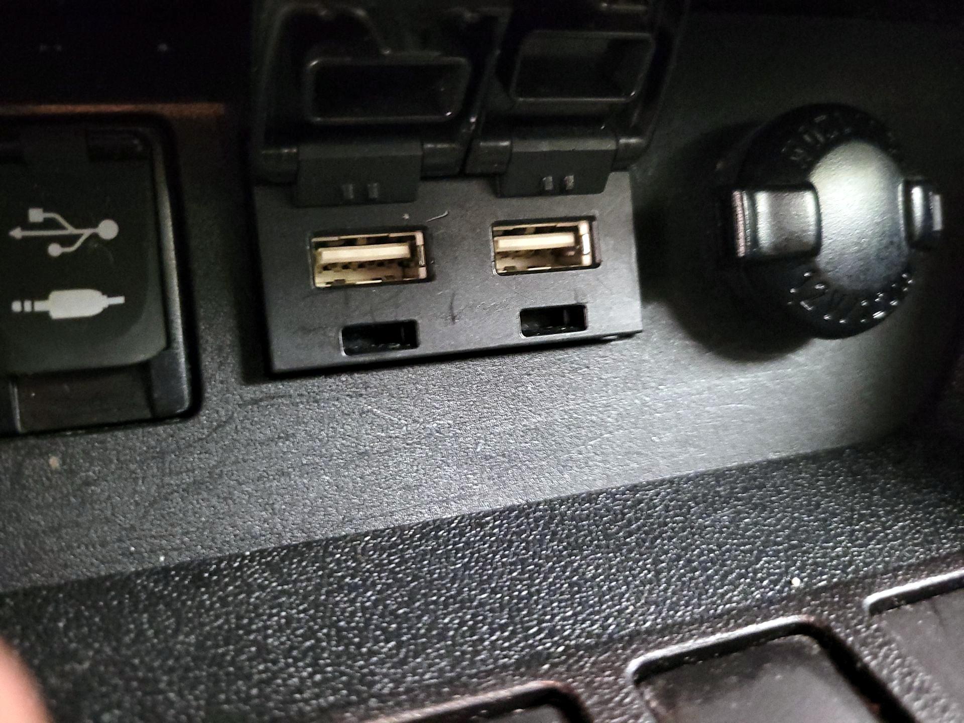 Thumbnail: 2019 Toyota Highlander - 18