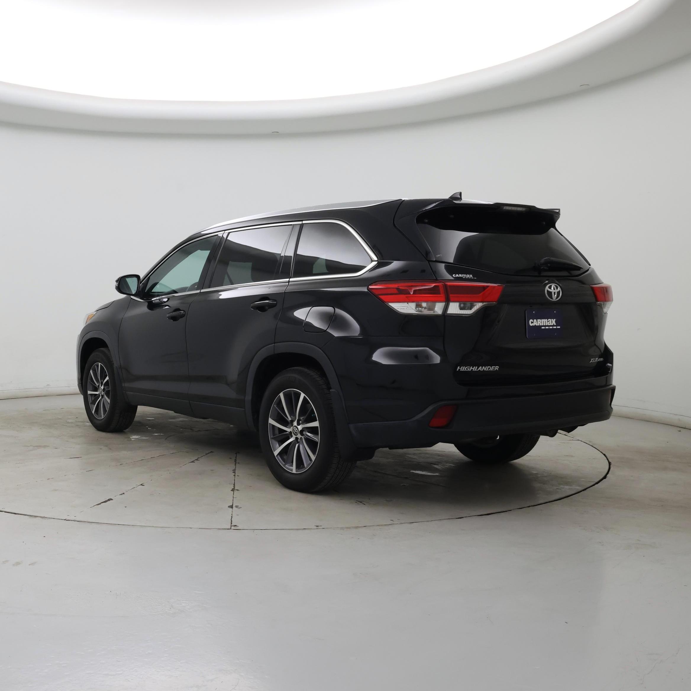 Thumbnail: 2019 Toyota Highlander - 2