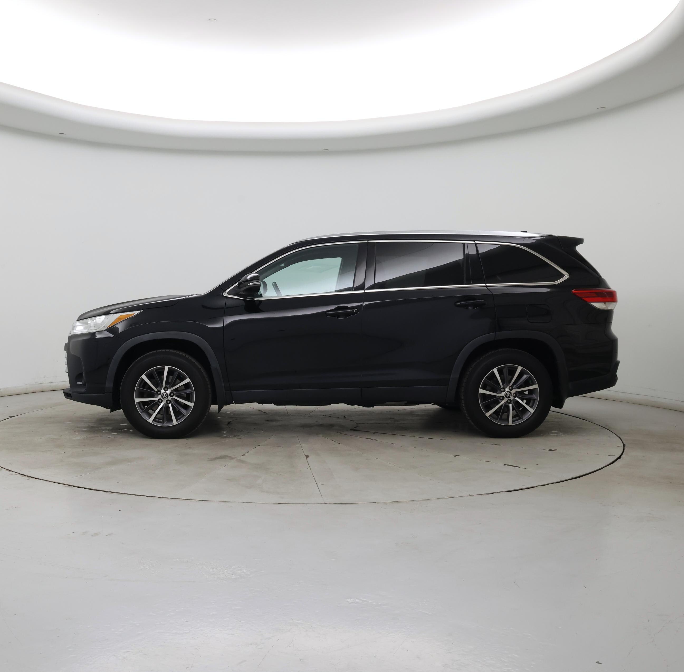 Thumbnail: 2019 Toyota Highlander - 3