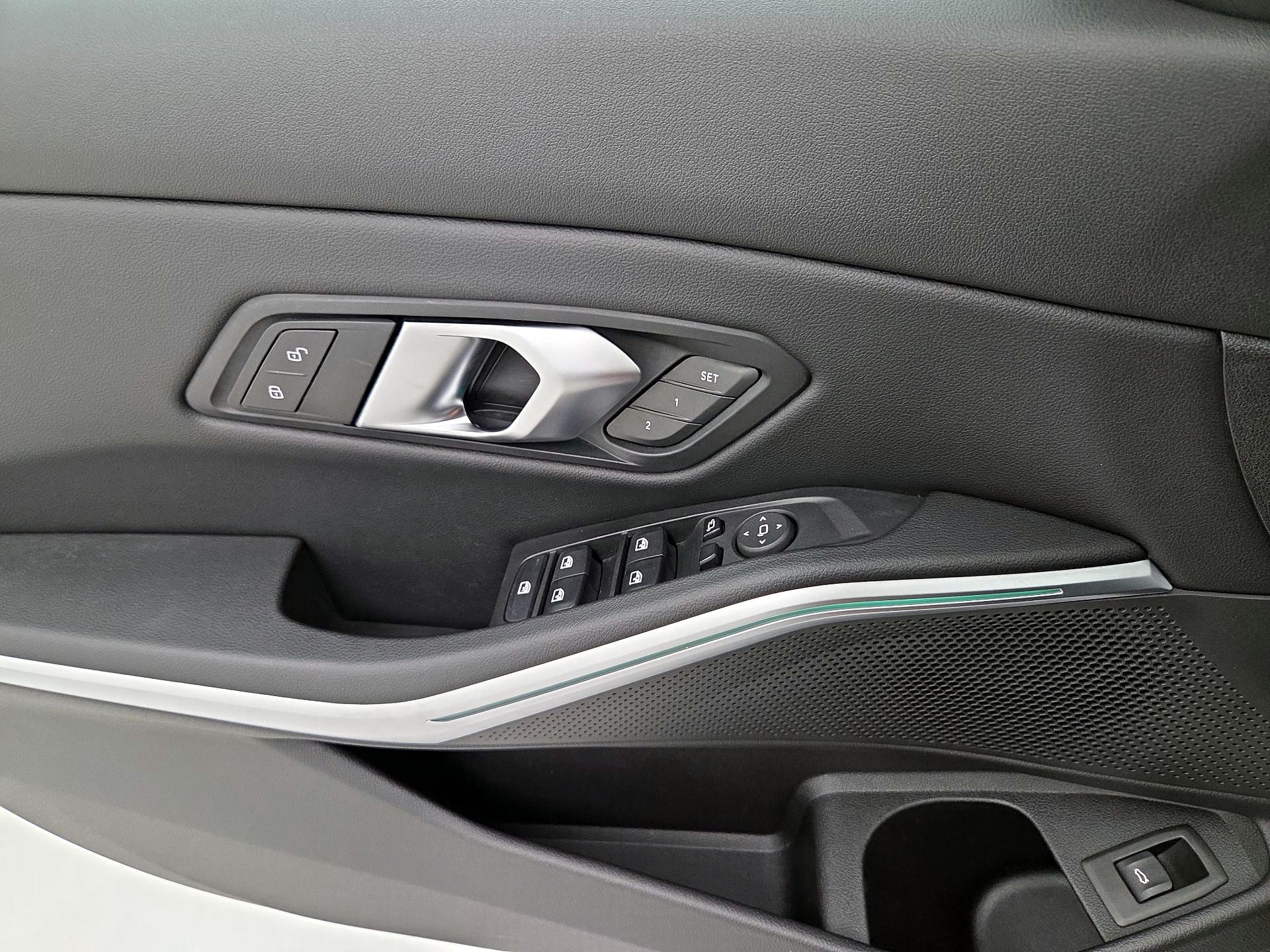 Thumbnail: 2024 BMW 3 Series - 12