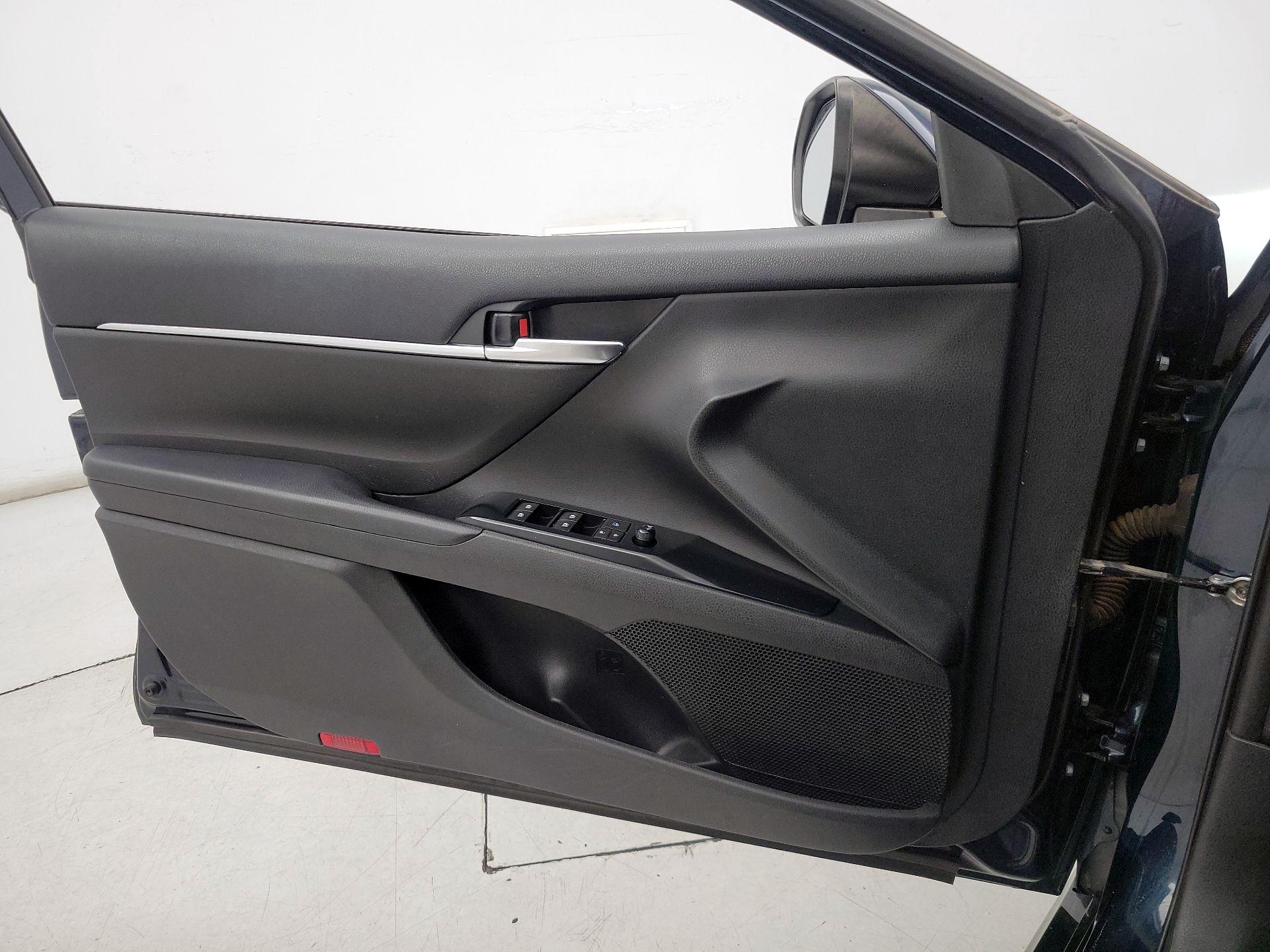 Thumbnail: 2020 Toyota Camry - 12